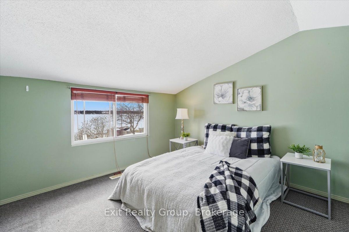 1083 Lakeside Drive Property Photo 15