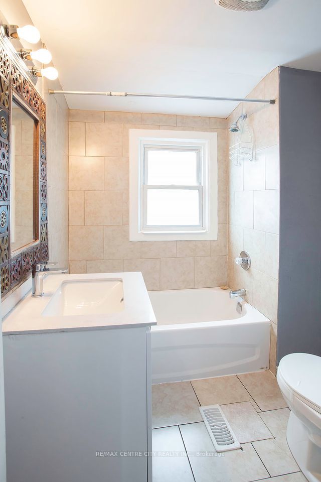66 Adelaide Street S Property Photo 33