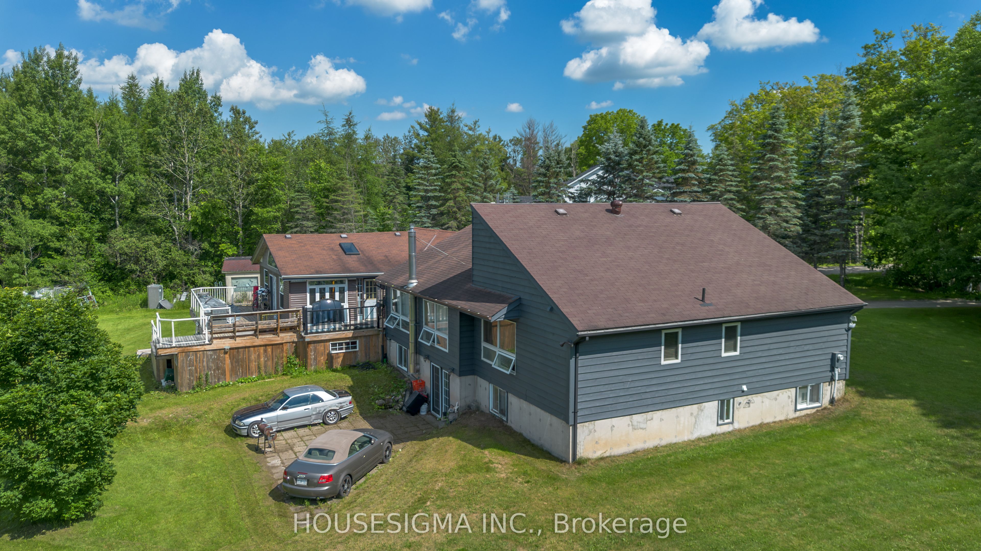 5647 First Line Property Photo 4