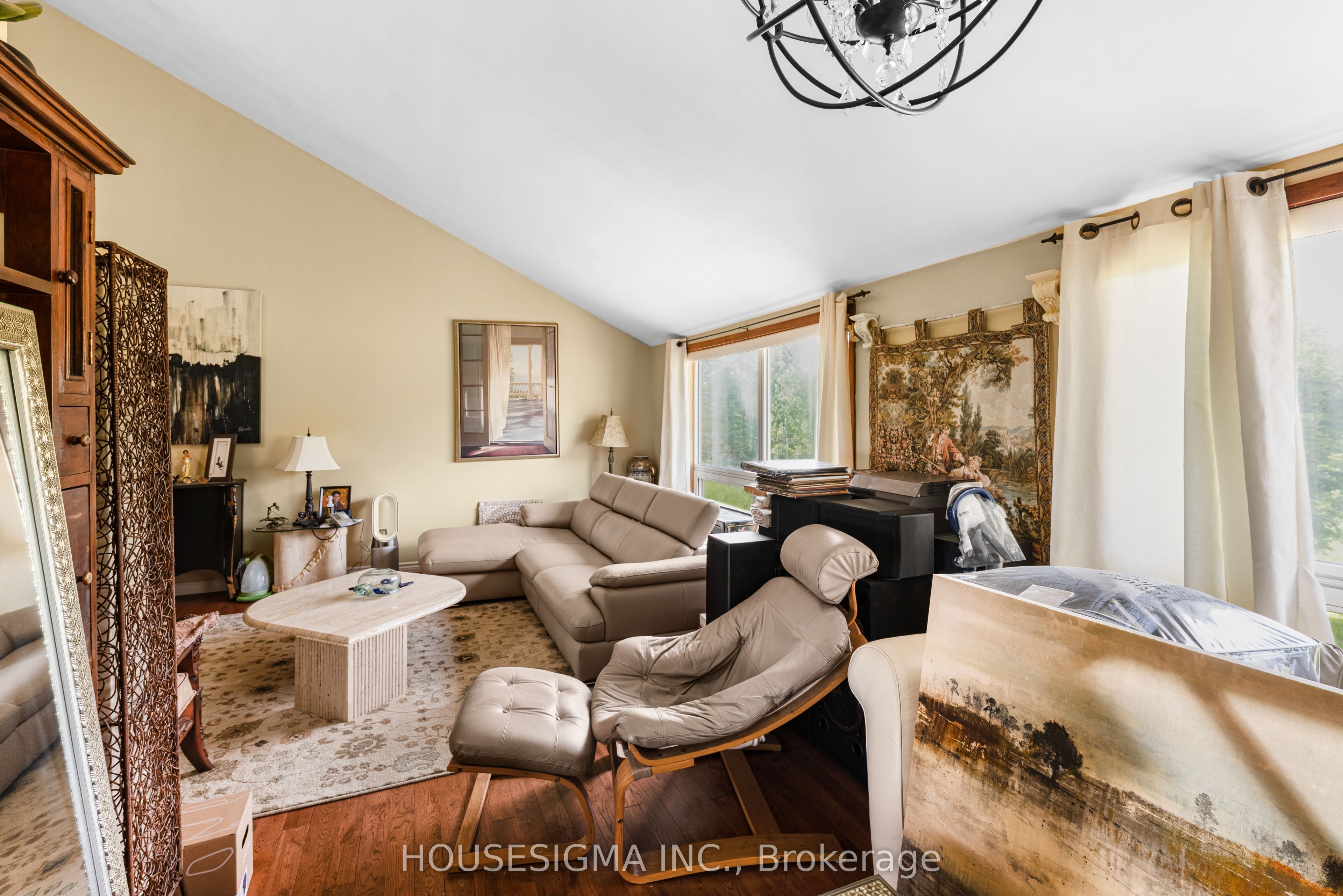 5647 First Line Property Photo 14