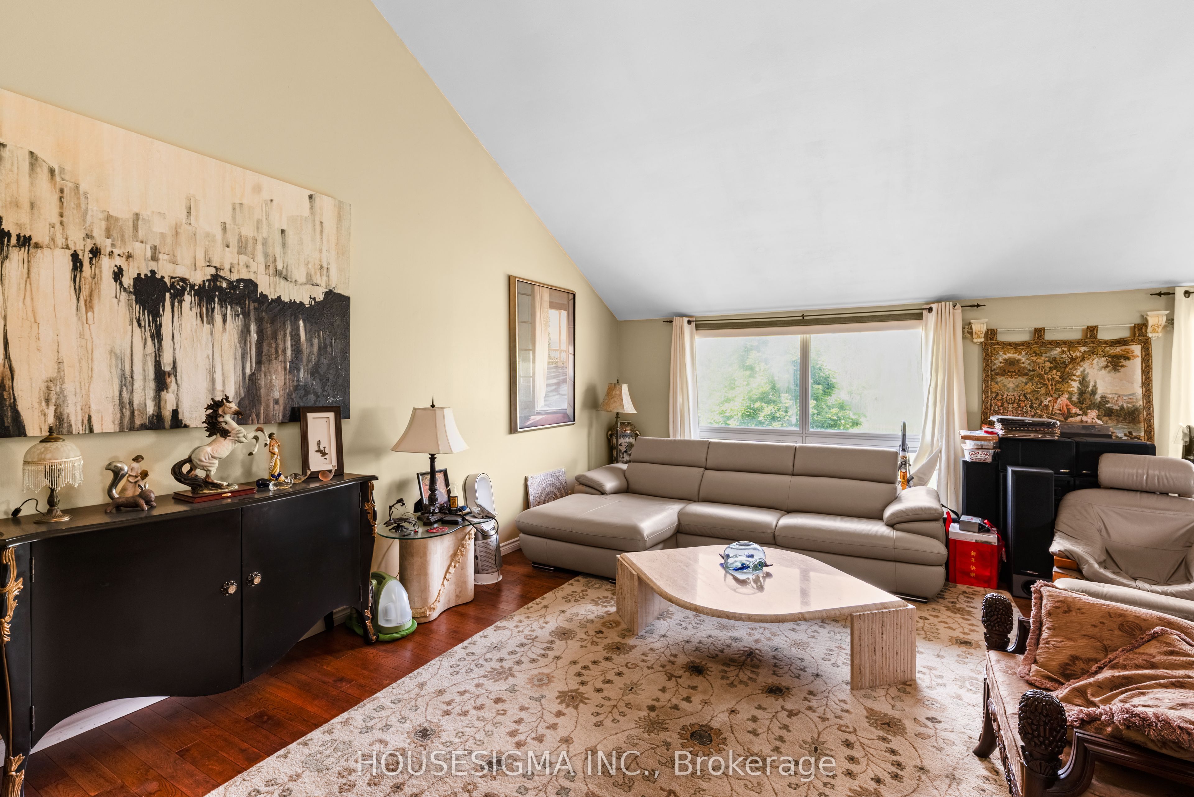 5647 First Line Property Photo 15