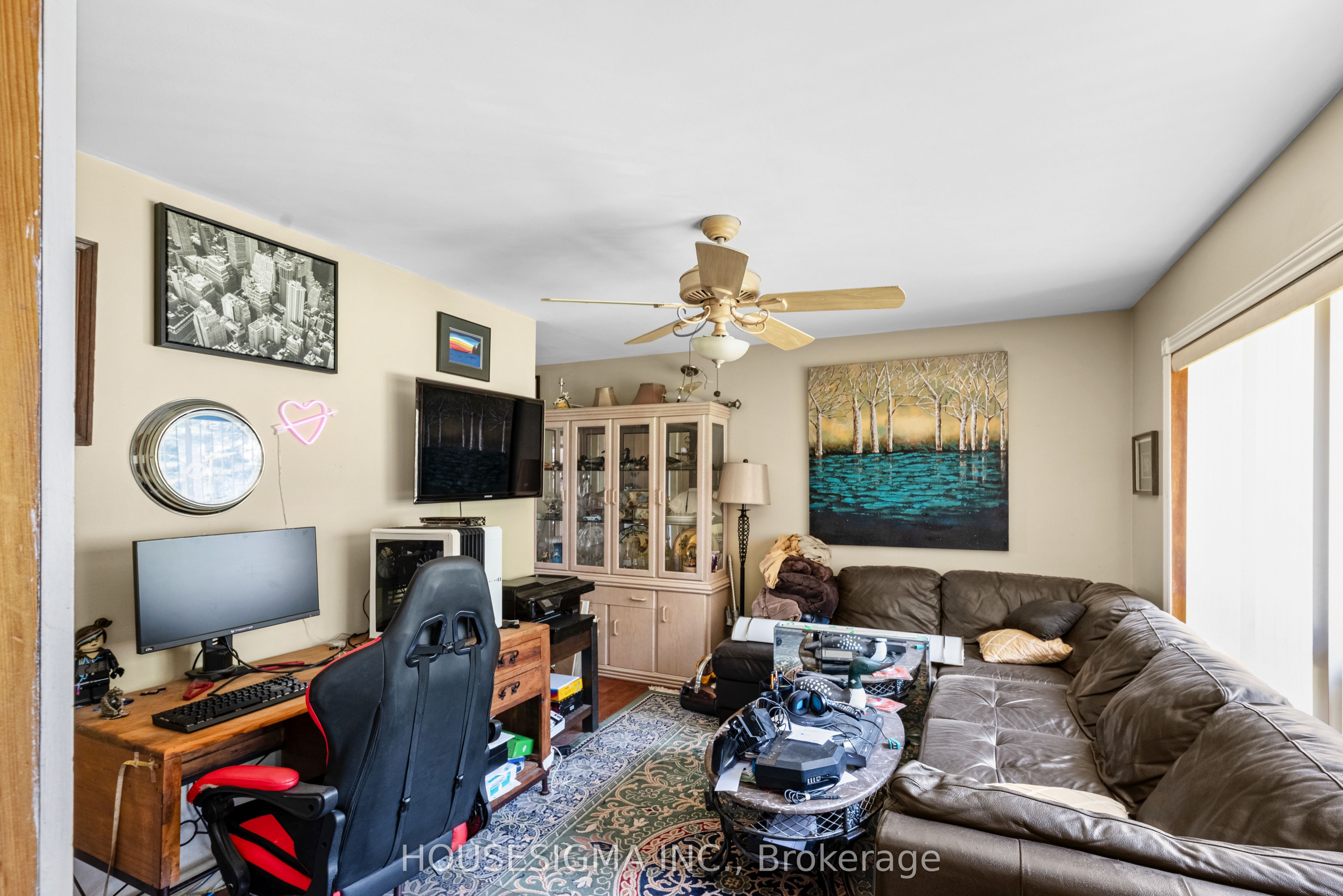5647 First Line Property Photo 16