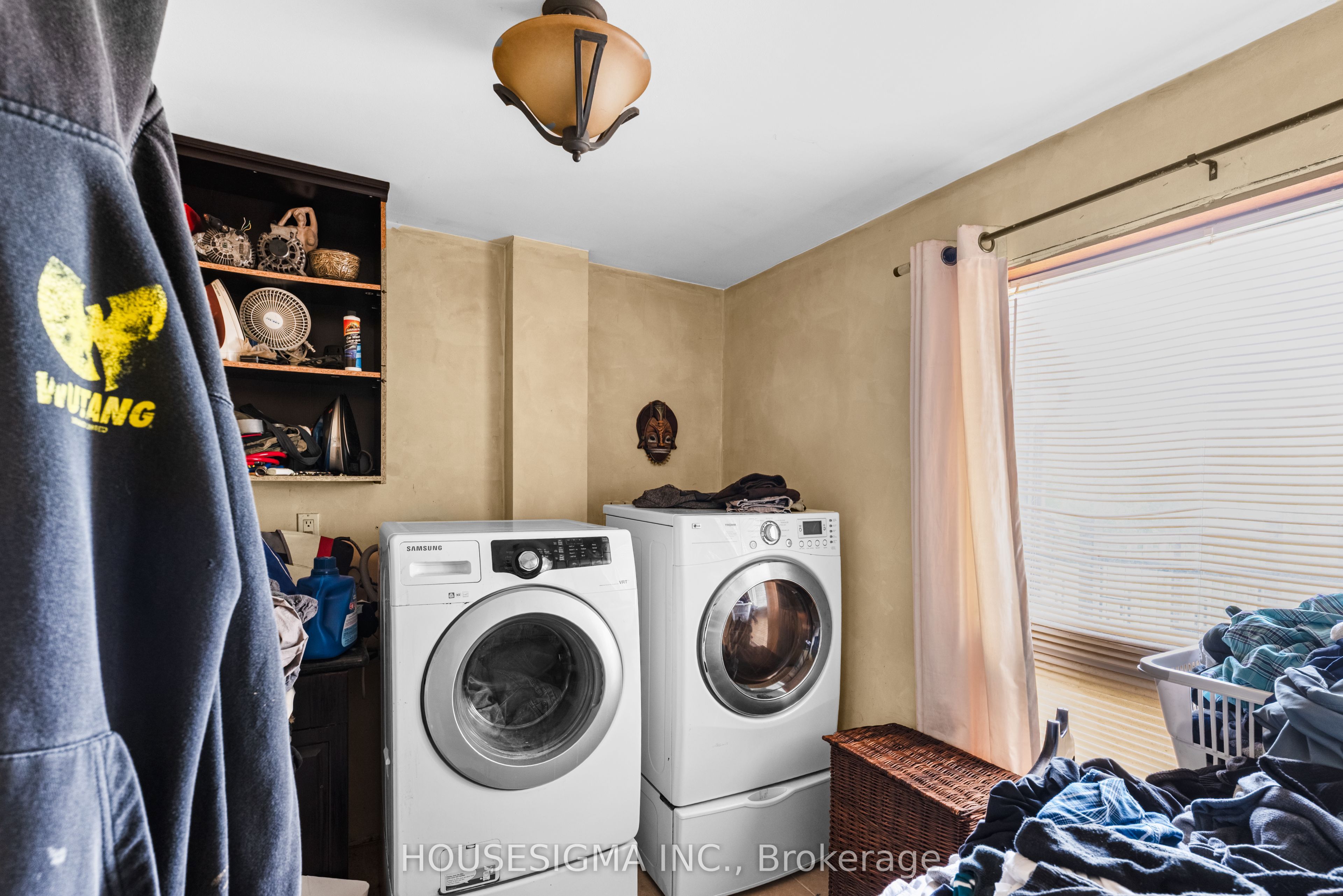 5647 First Line Property Photo 17
