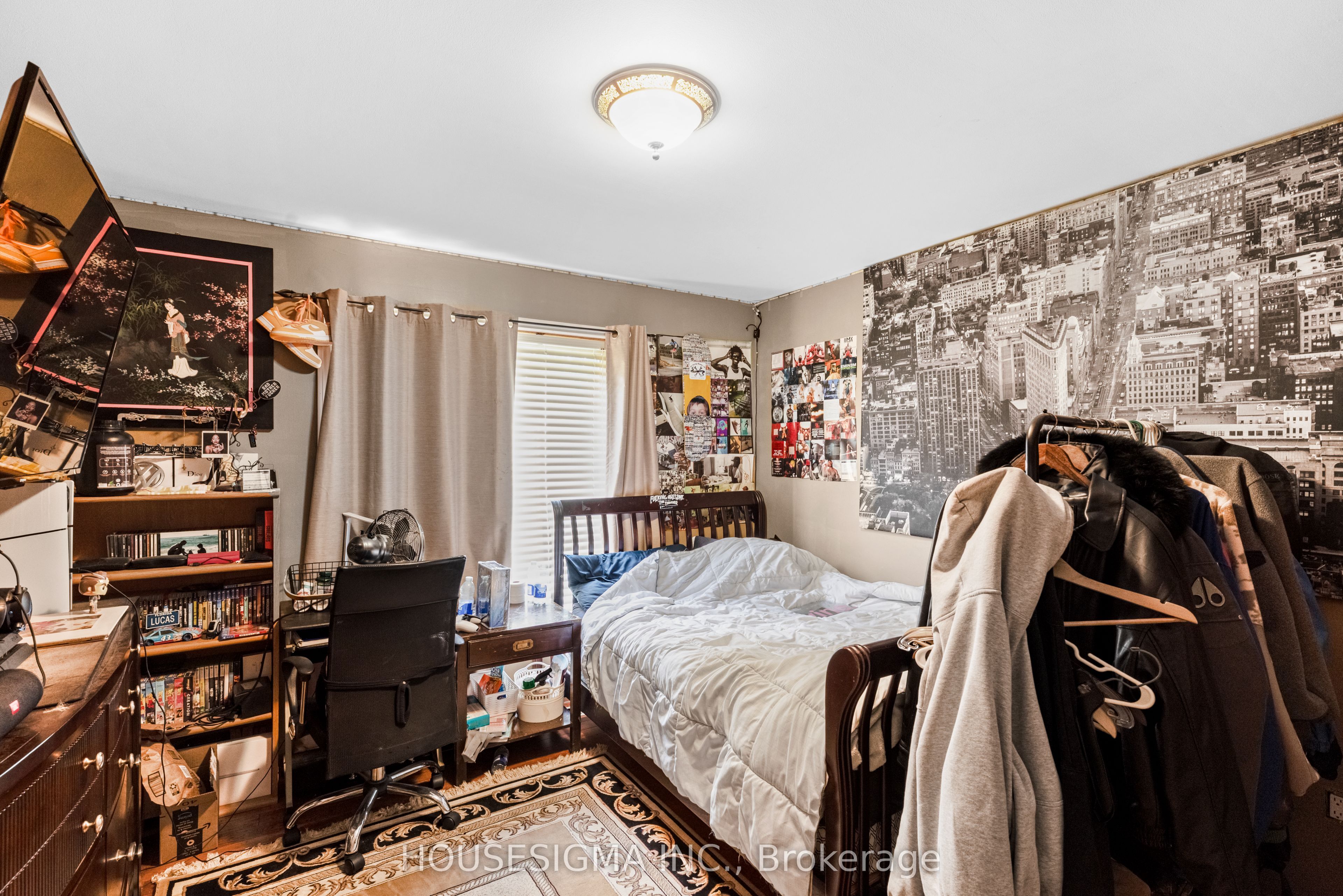 5647 First Line Property Photo 21