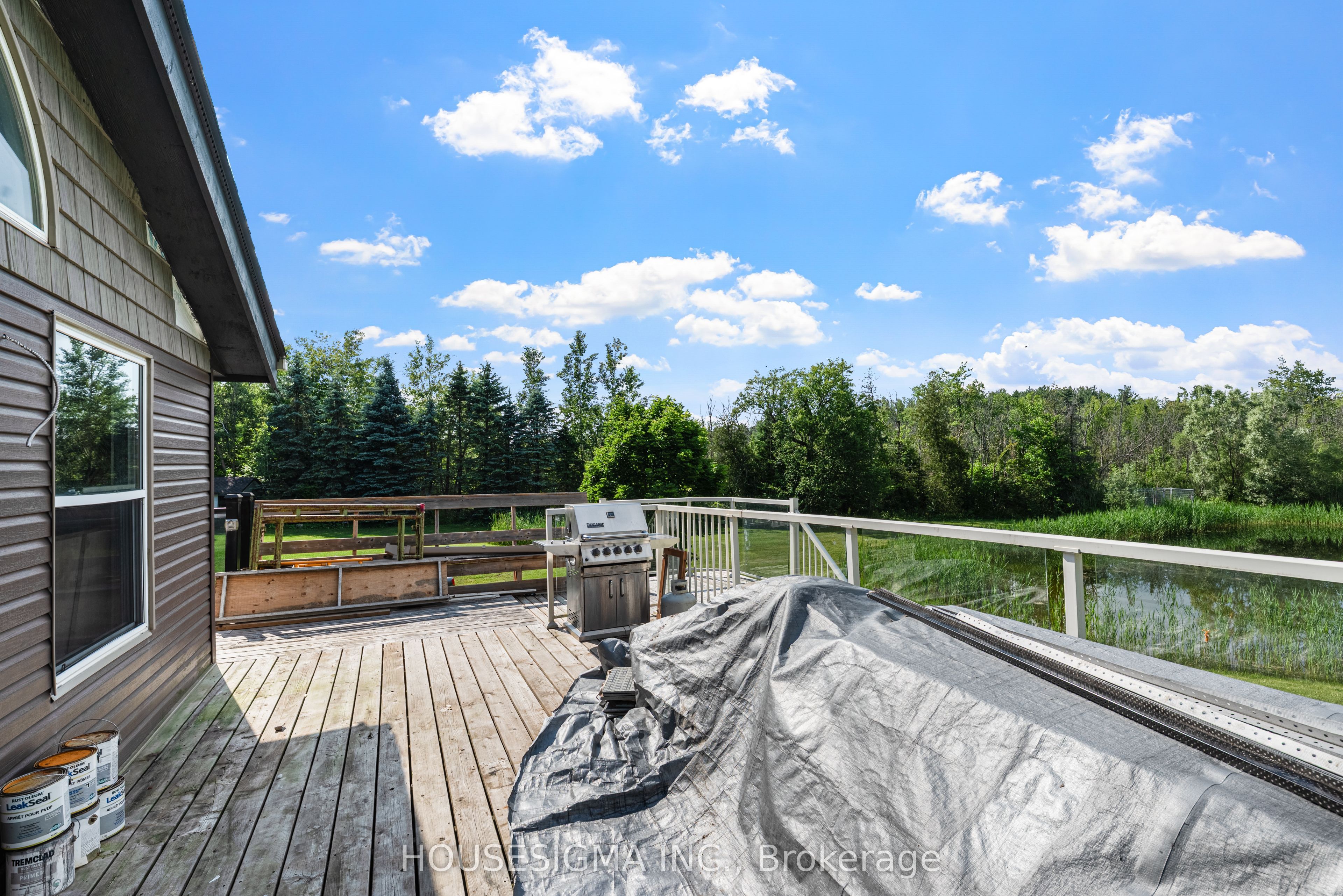 5647 First Line Property Photo 24