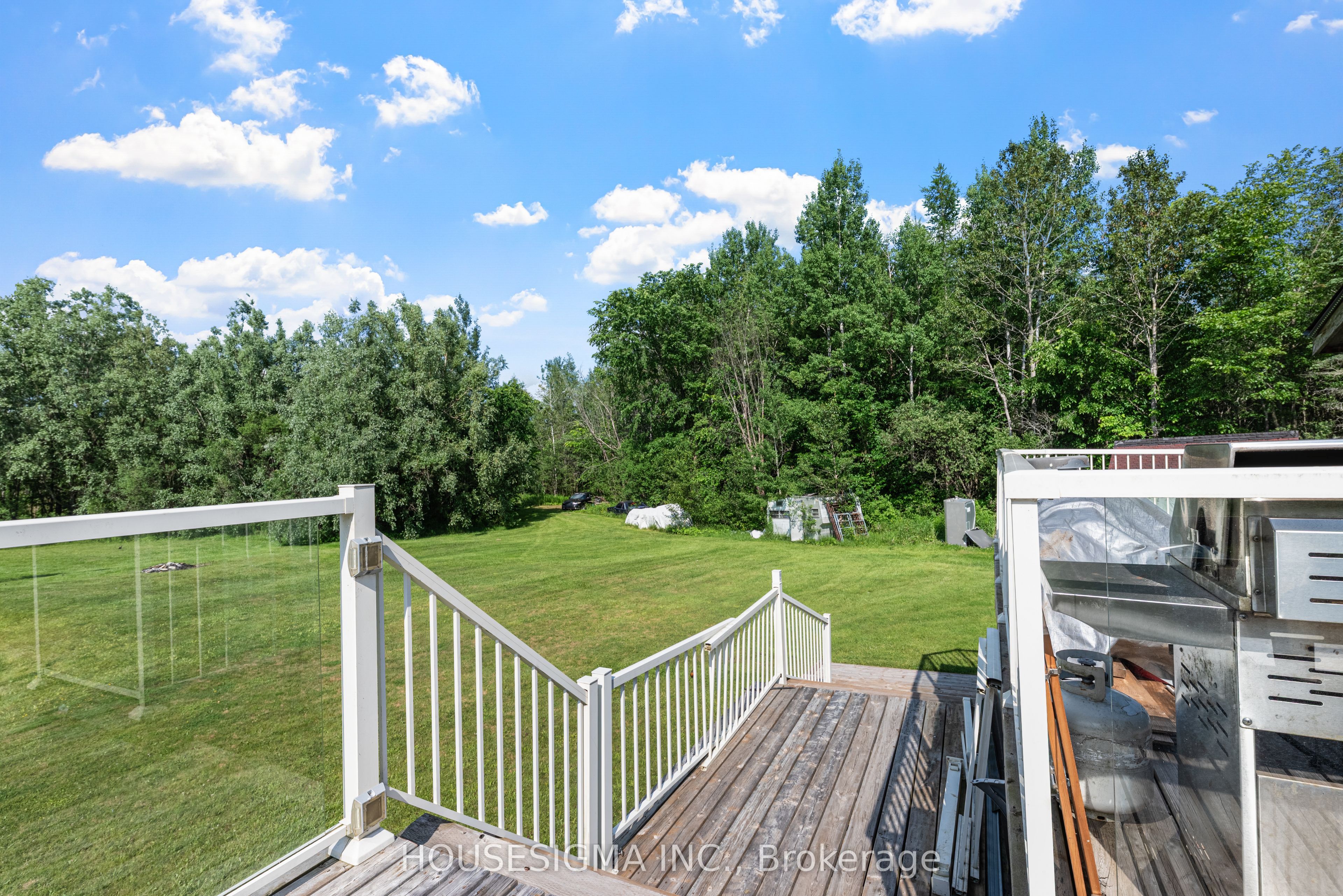 5647 First Line Property Photo 26