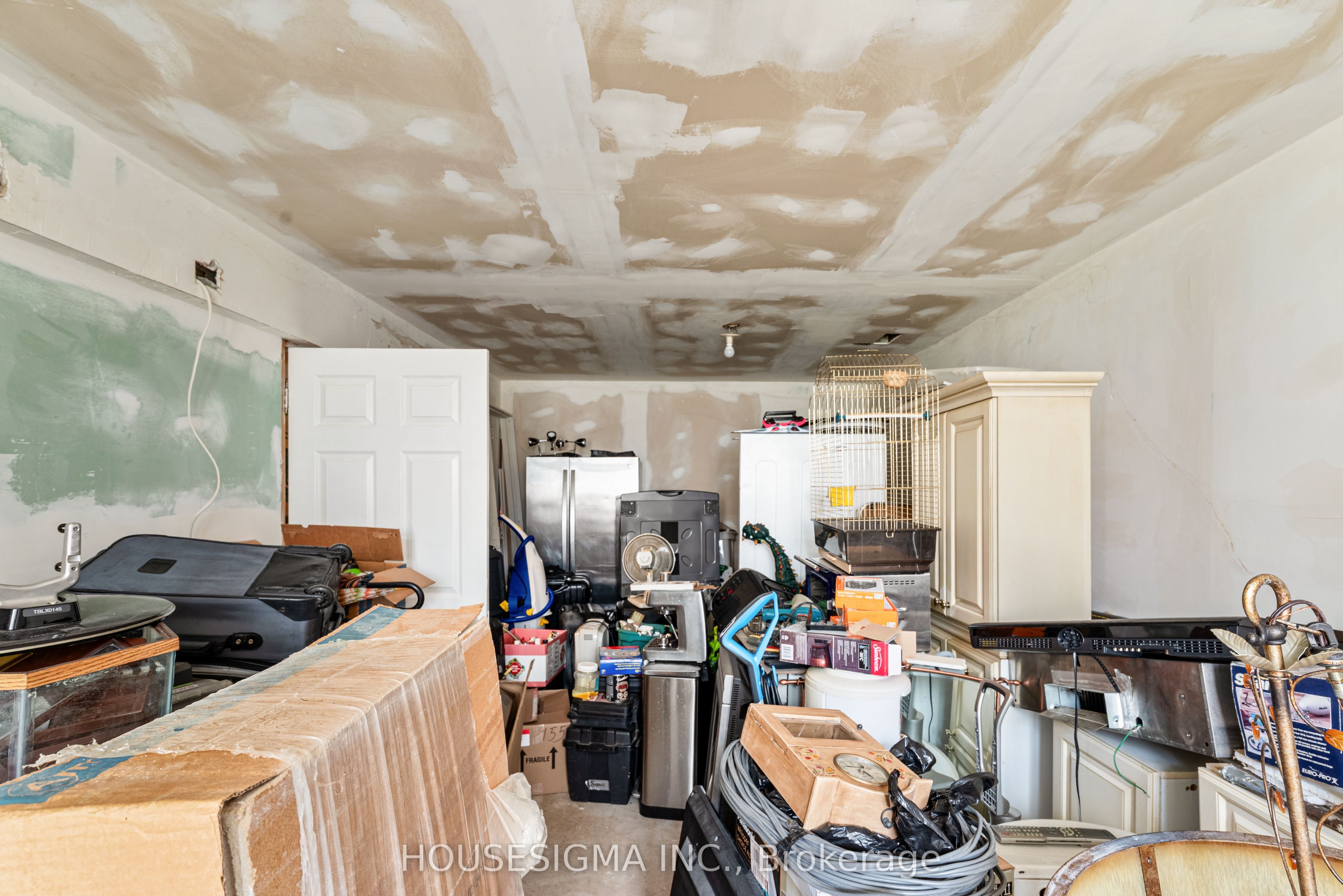 5647 First Line Property Photo 30