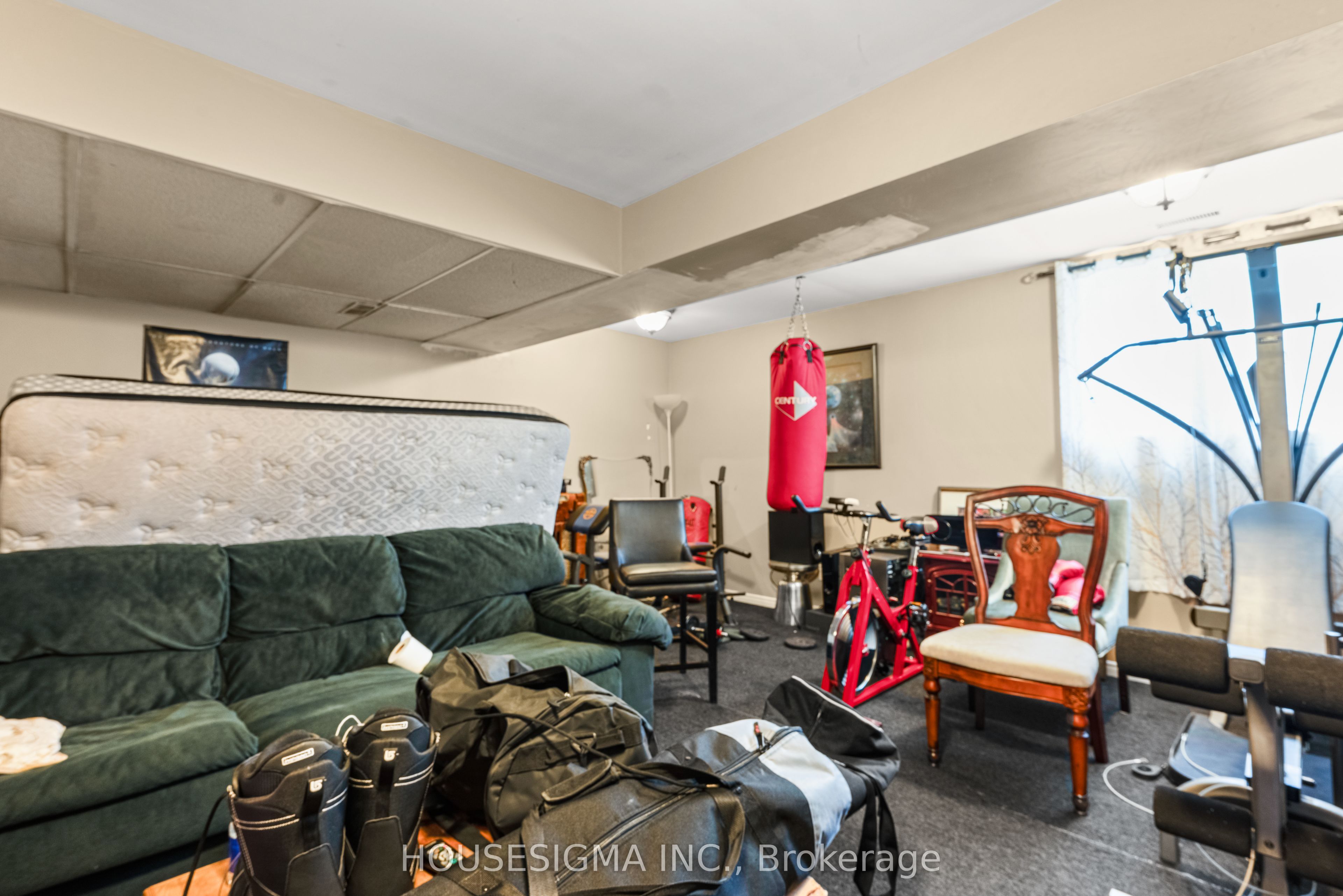 5647 First Line Property Photo 32