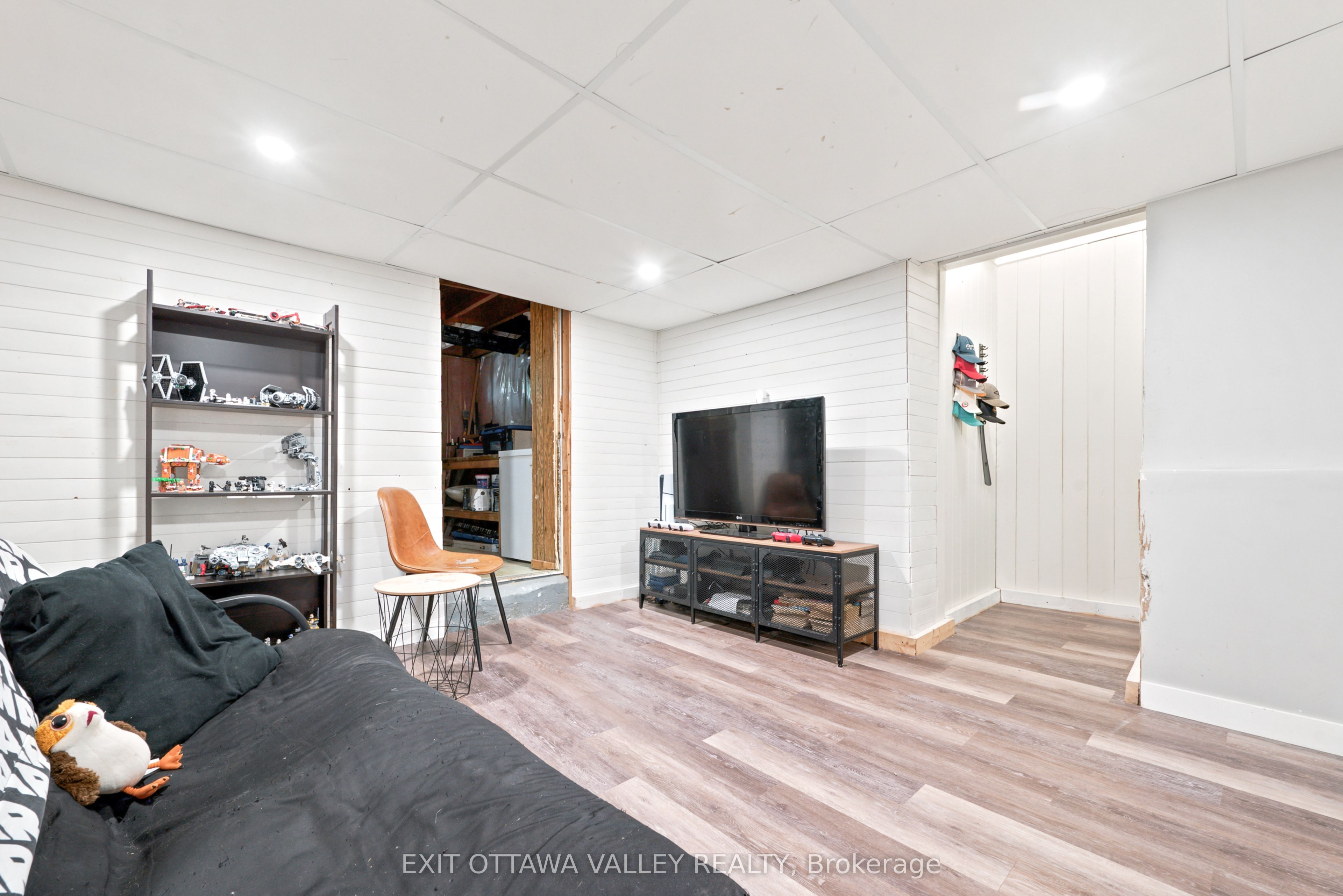 41 Huron Street Property Photo 25