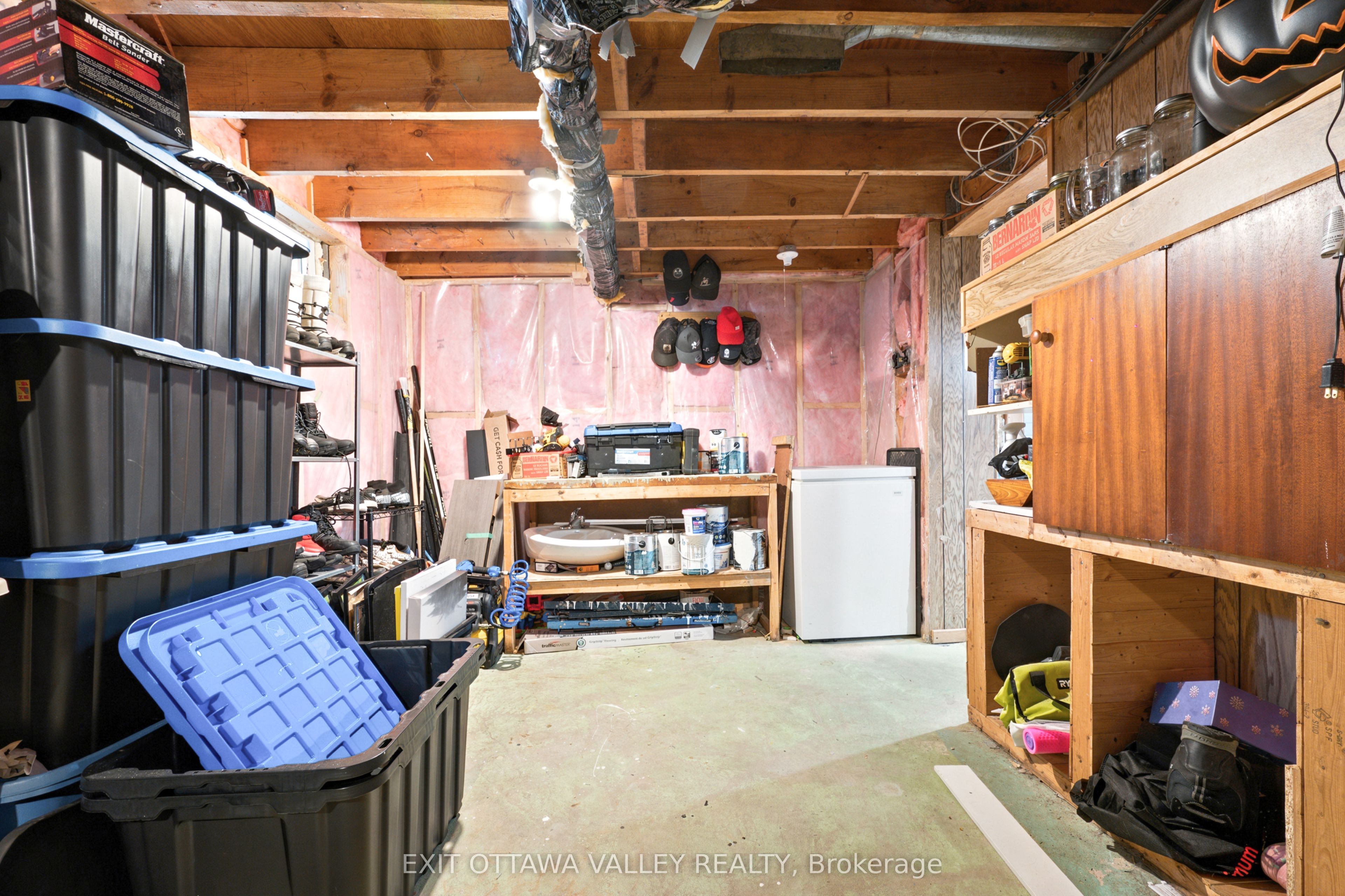 41 Huron Street Property Photo 32