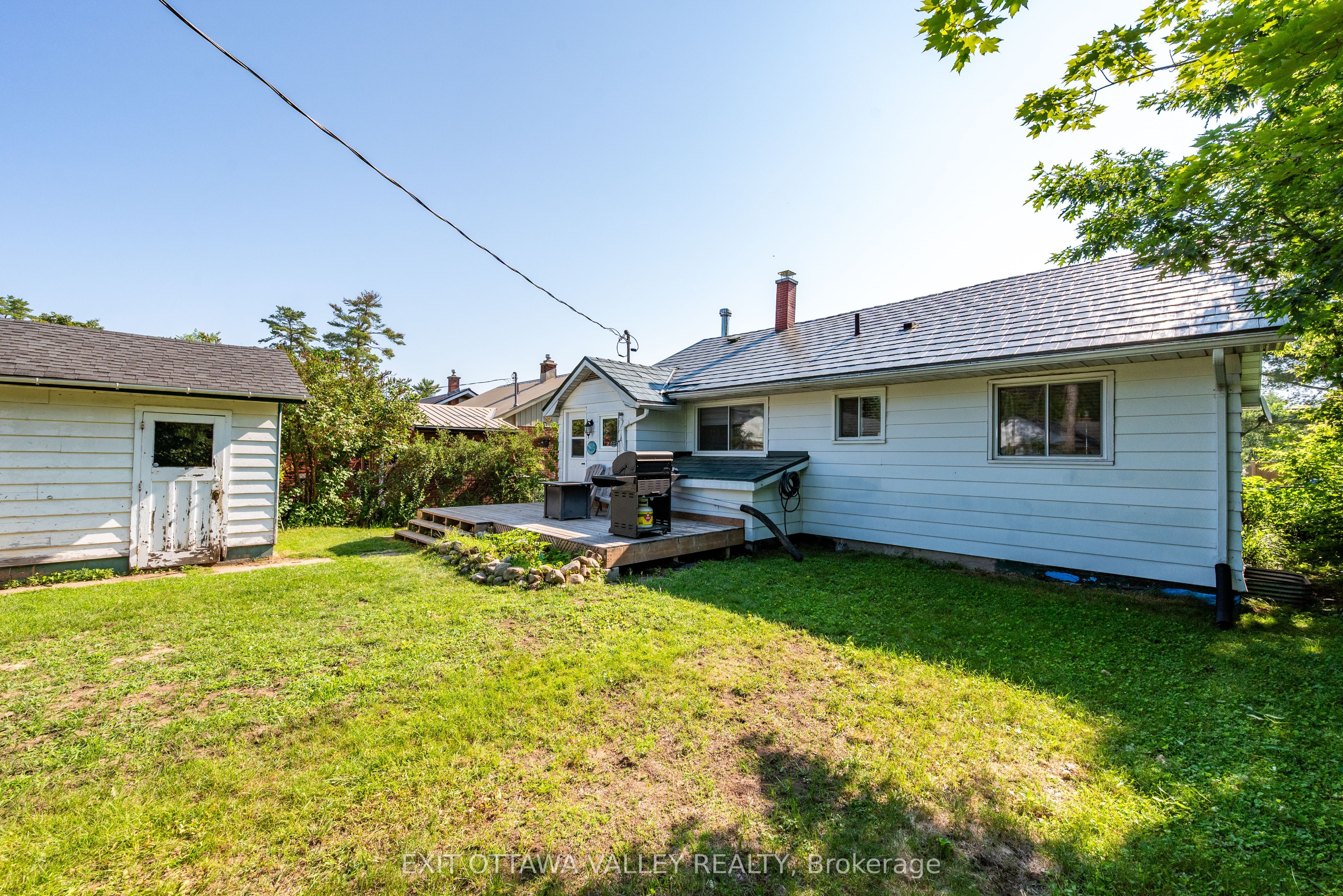 41 Huron Street Property Photo 35