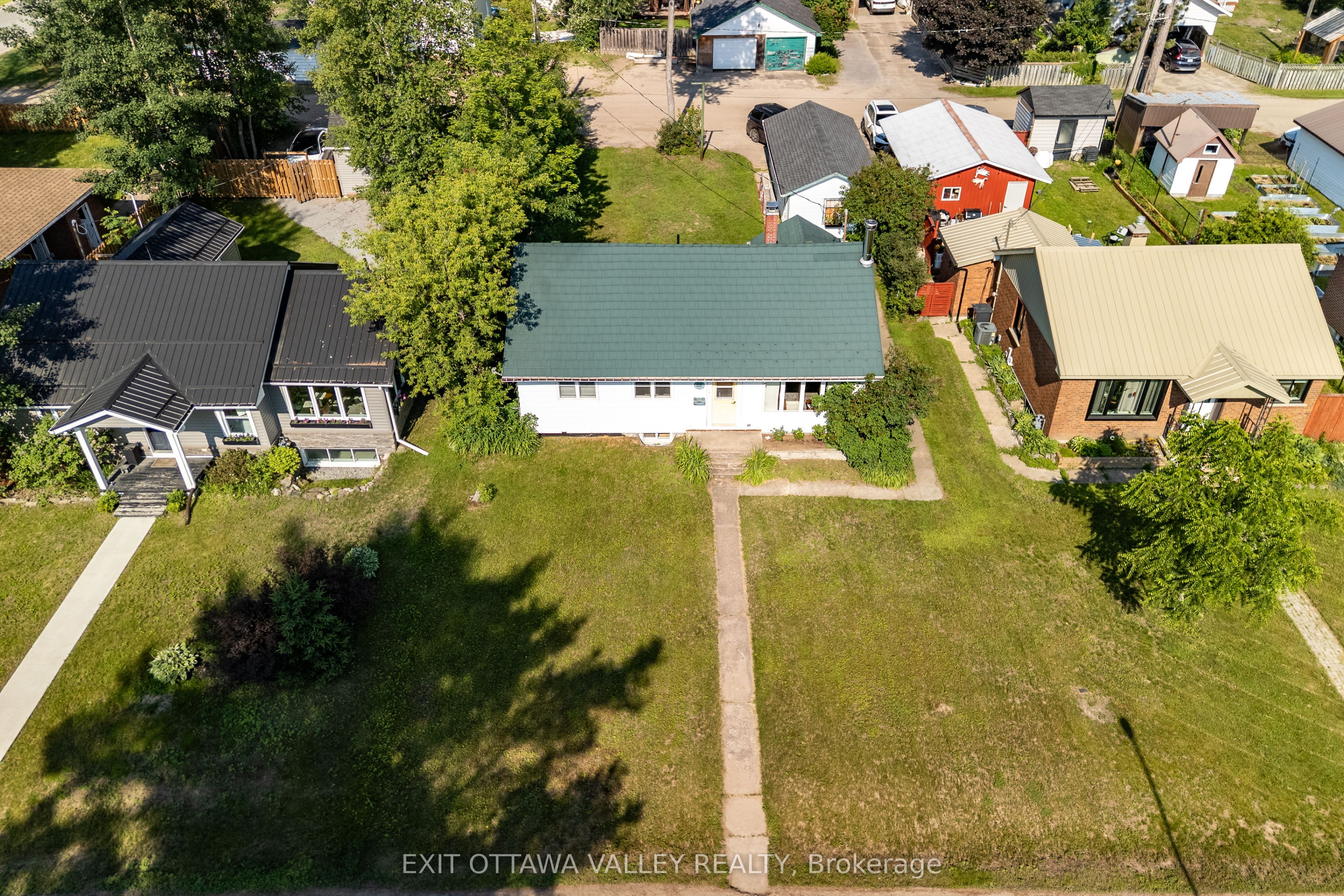 41 Huron Street Property Photo 40