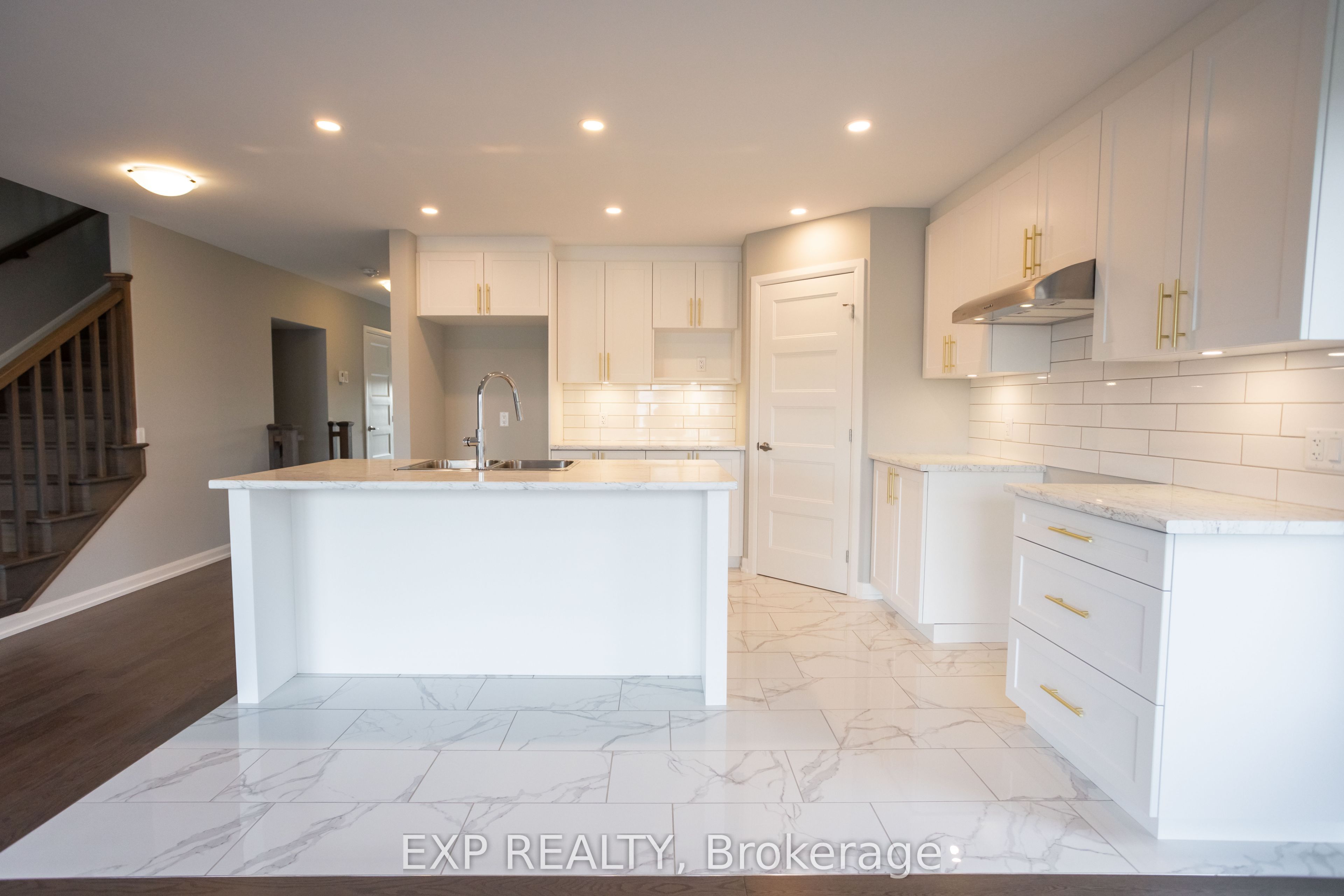 691 Chillon Street Property Photo 3