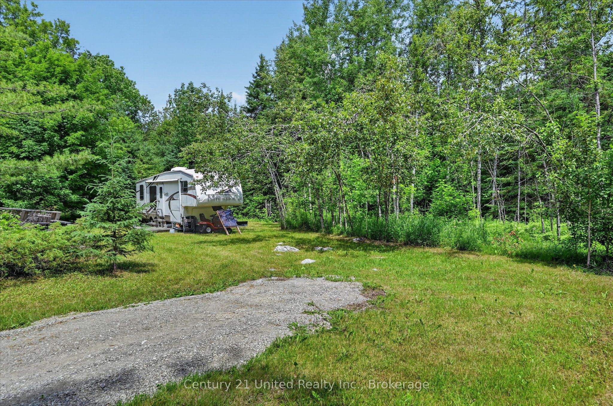 707 S Dummer 8th Line Road Property Photo 8