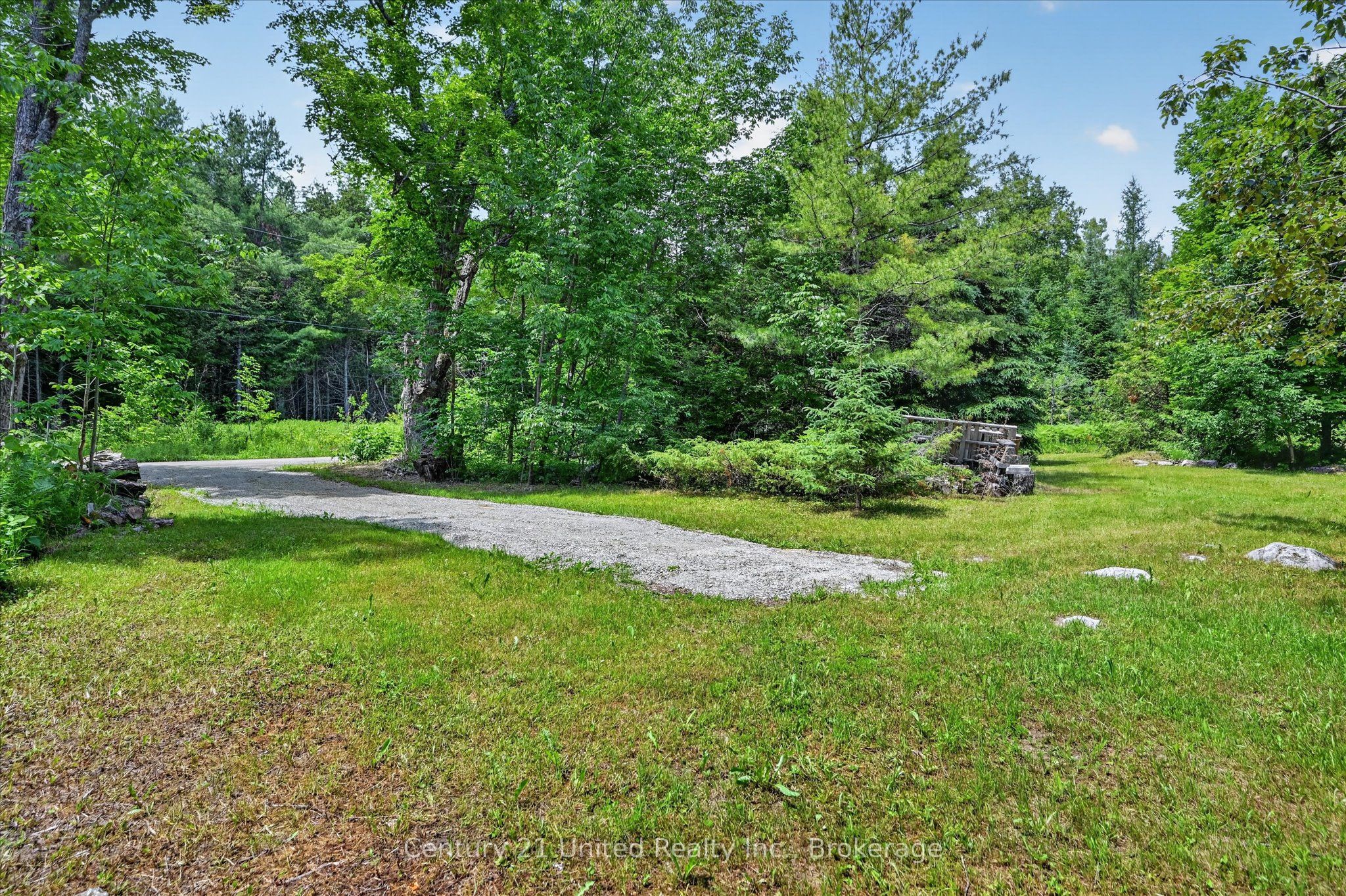 707 S Dummer 8th Line Road Property Photo 9