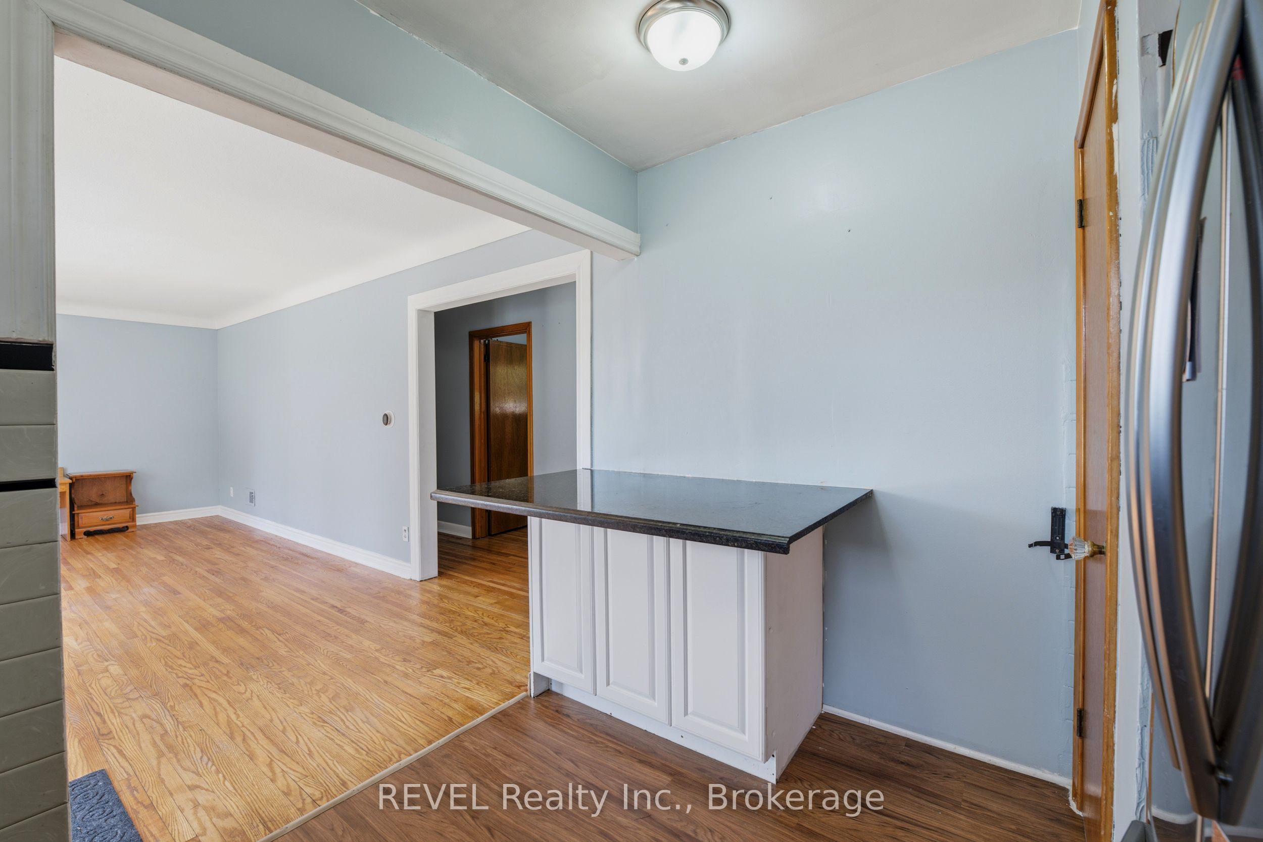 6427 Burdette Drive Property Photo 7