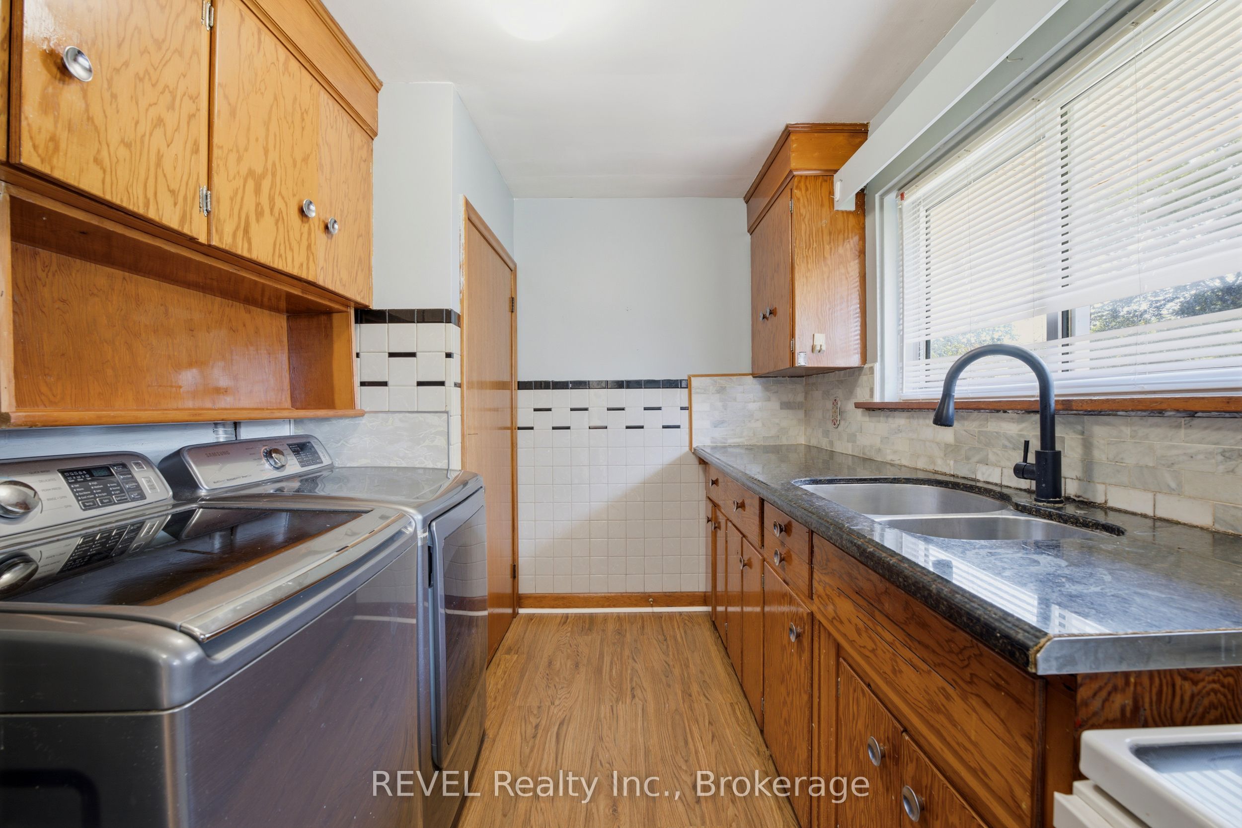 6427 Burdette Drive Property Photo 8