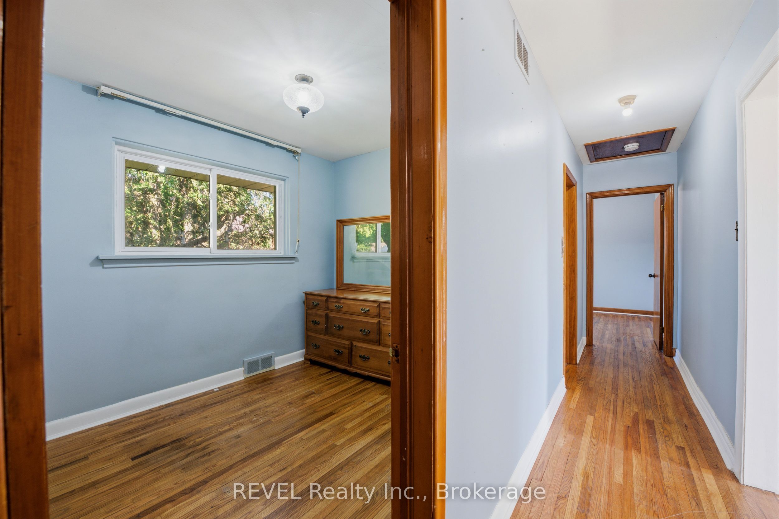 6427 Burdette Drive Property Photo 10