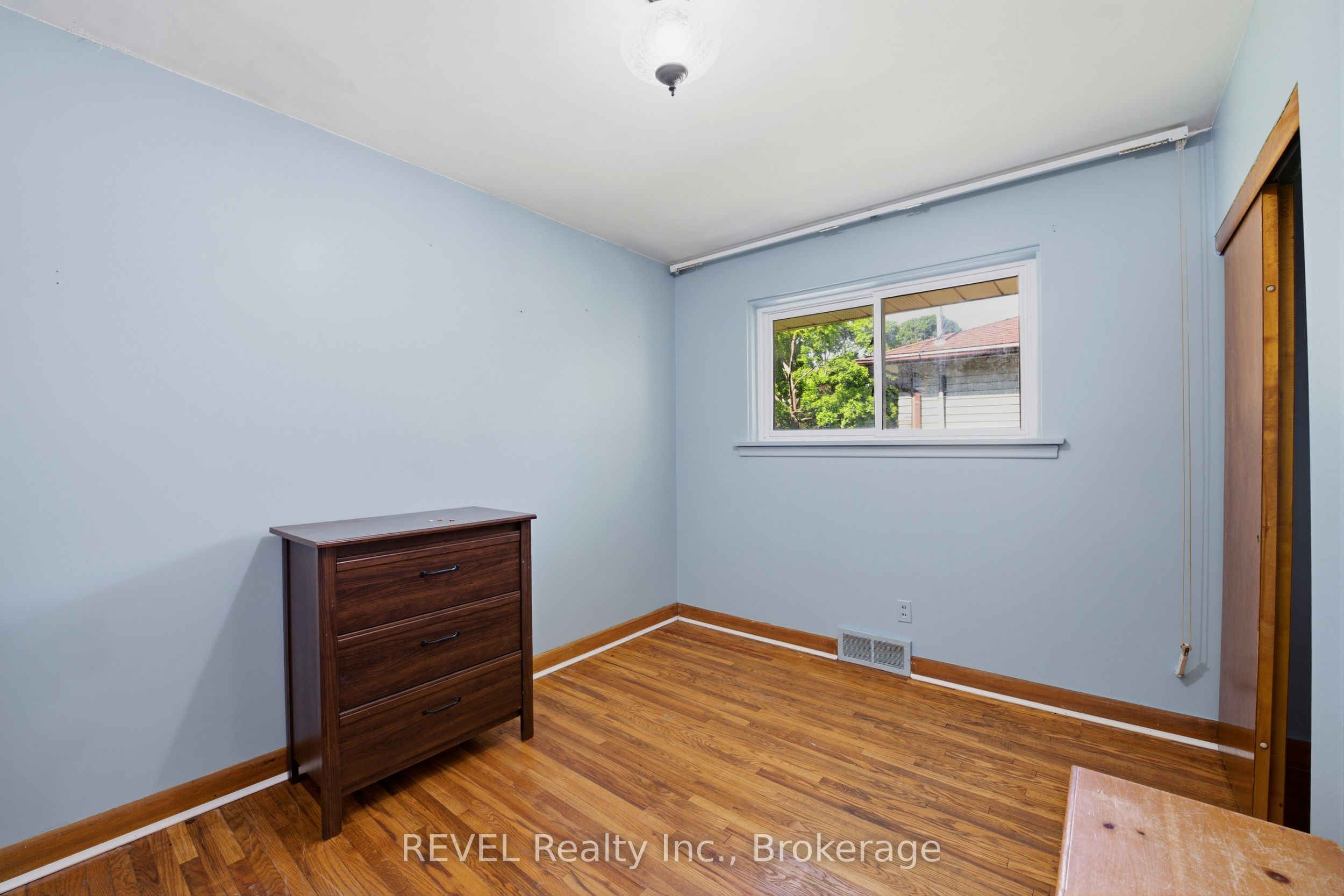 6427 Burdette Drive Property Photo 11