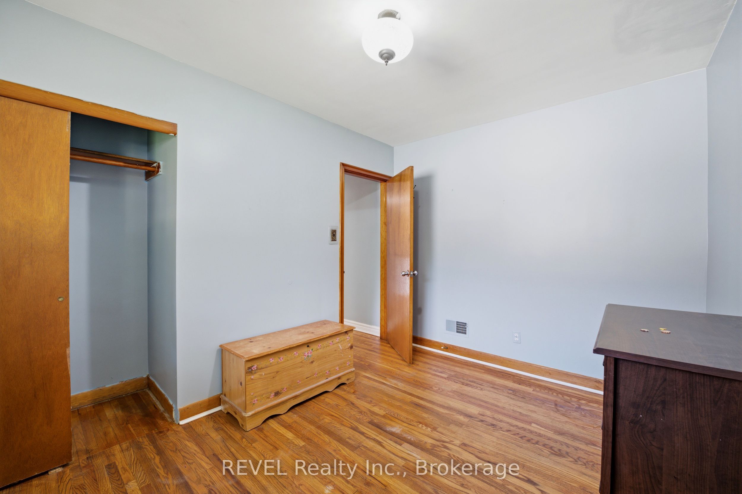 6427 Burdette Drive Property Photo 12
