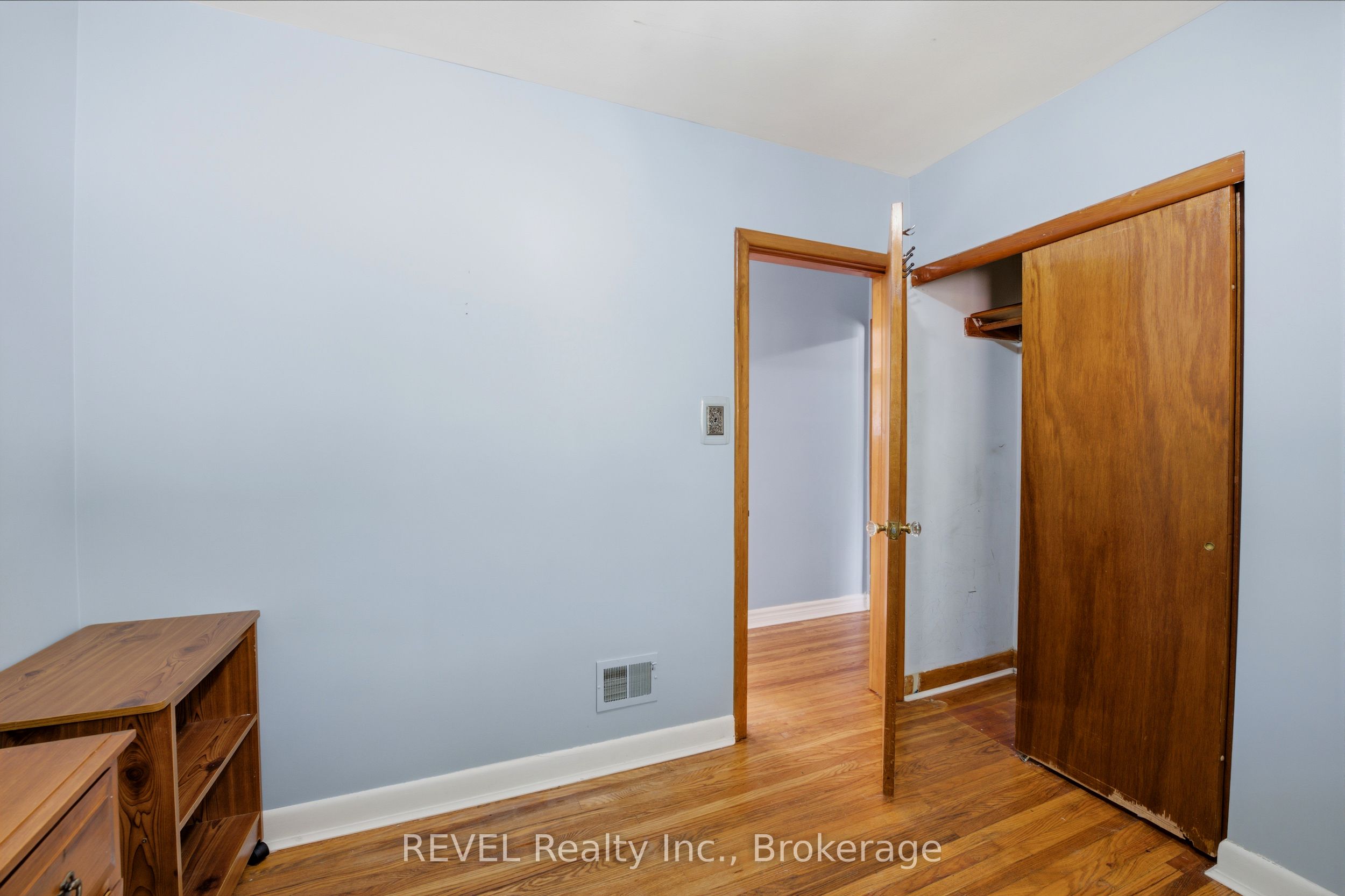 6427 Burdette Drive Property Photo 14
