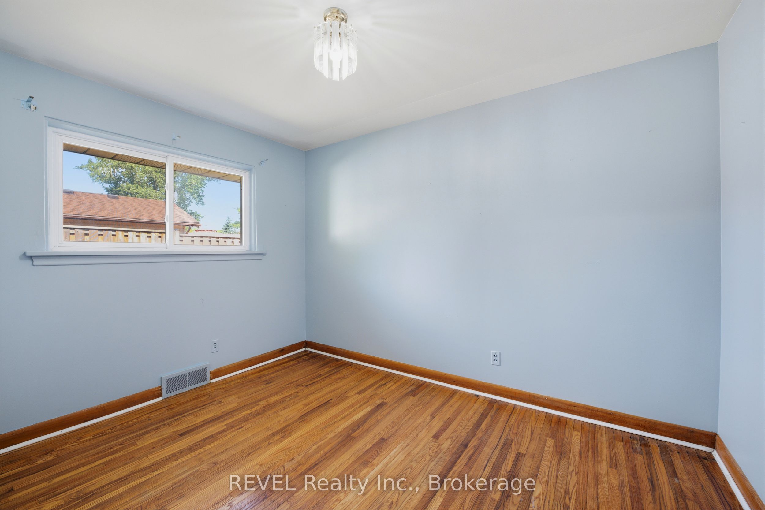 6427 Burdette Drive Property Photo 16