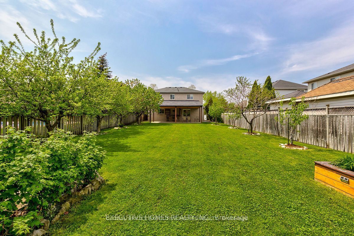 42 Richmond Crescent Property Photo 2