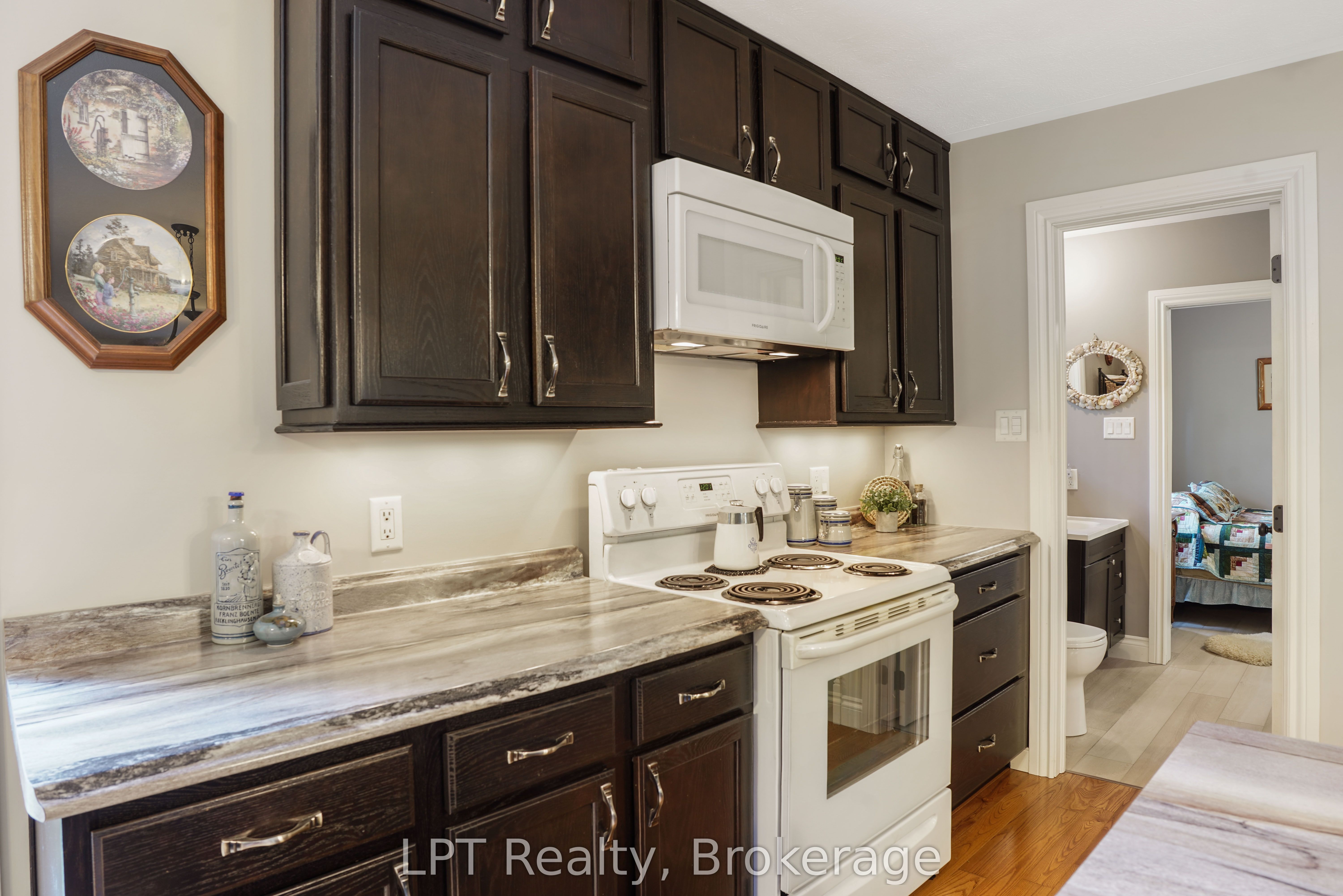 454 Highway 6 Property Photo 18