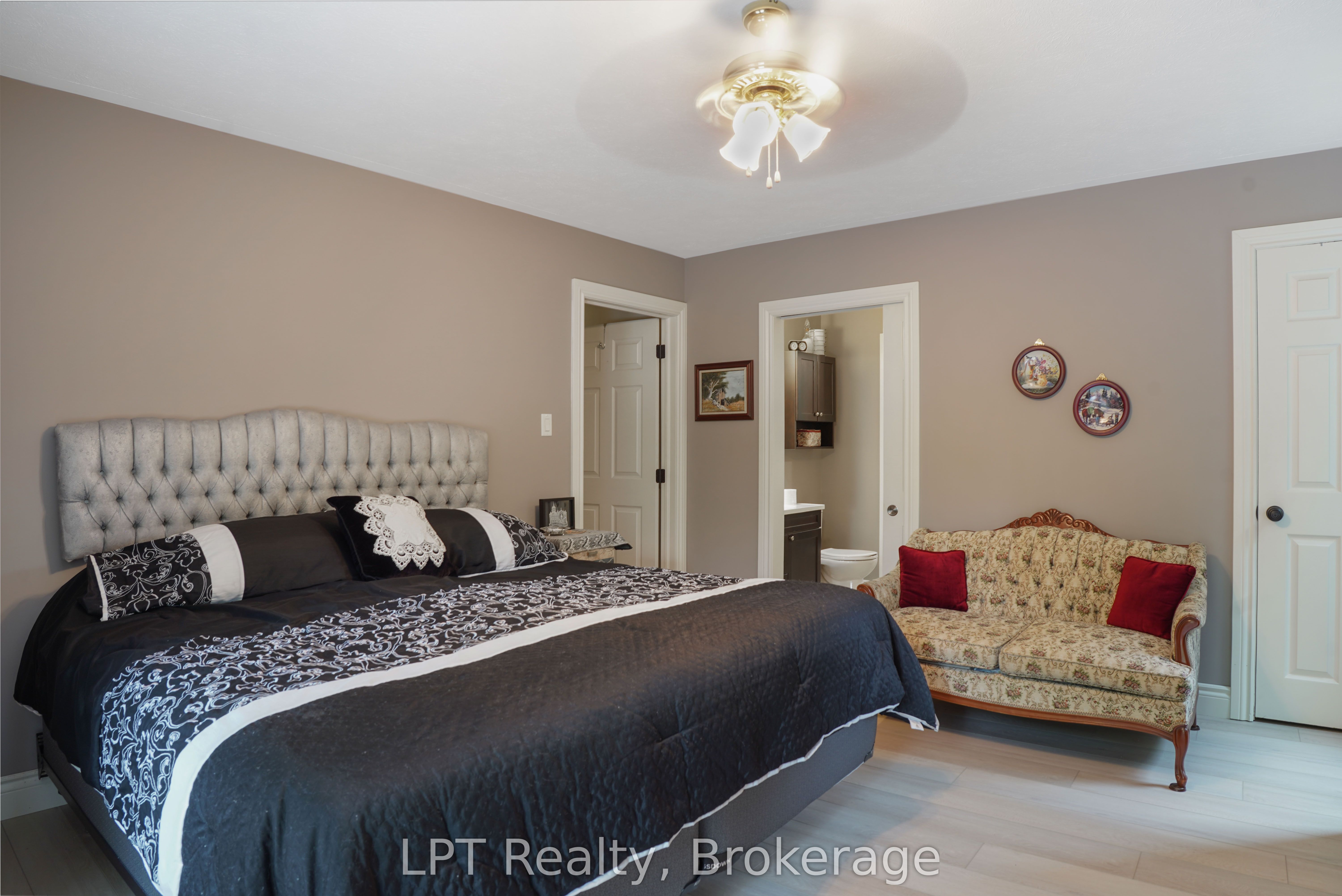 454 Highway 6 Property Photo 28