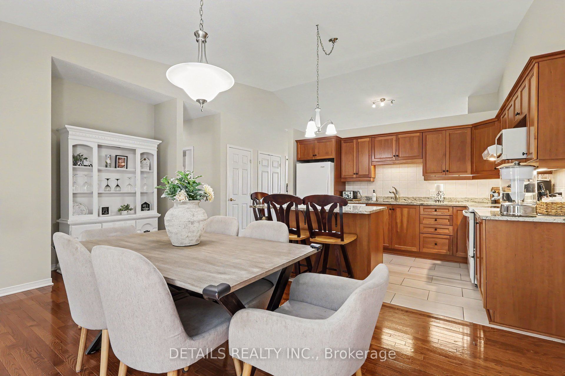 631 Country Trail Property Photo 6