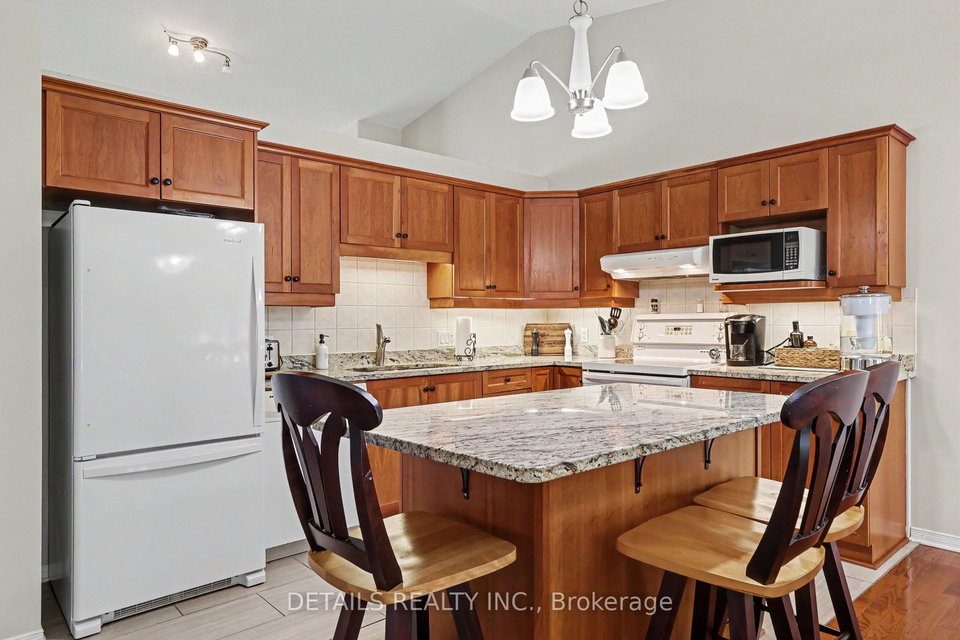 631 Country Trail Property Photo 9