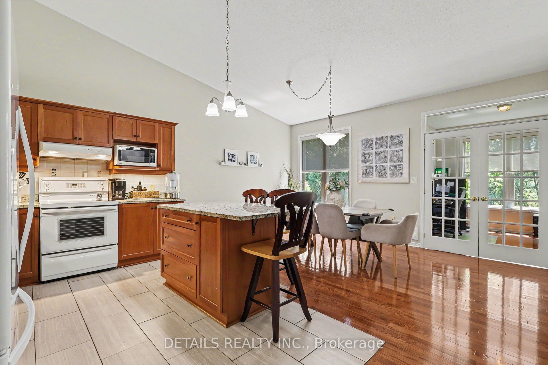 631 Country Trail Property Photo 10