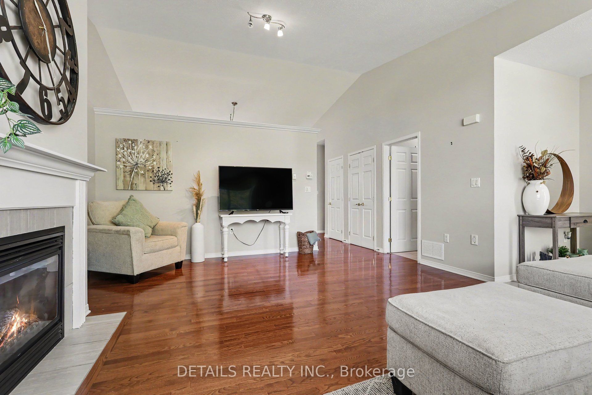 631 Country Trail Property Photo 13