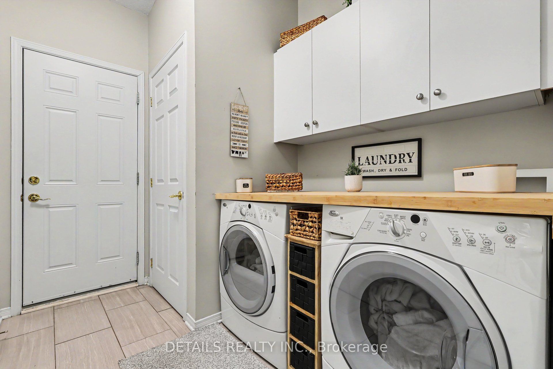 631 Country Trail Property Photo 15