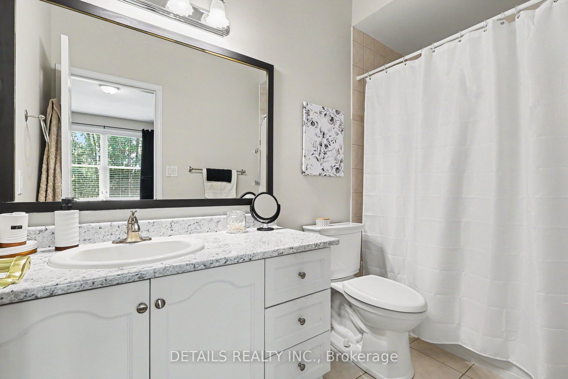 631 Country Trail Property Photo 16
