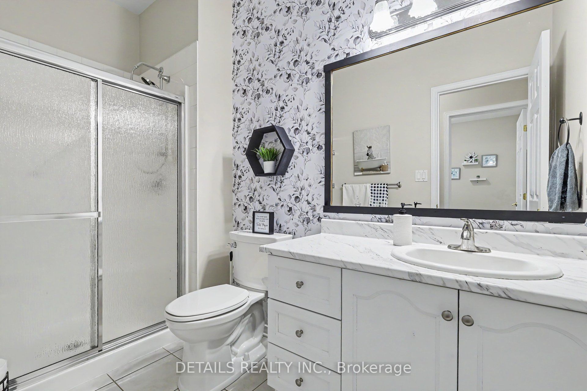 631 Country Trail Property Photo 21