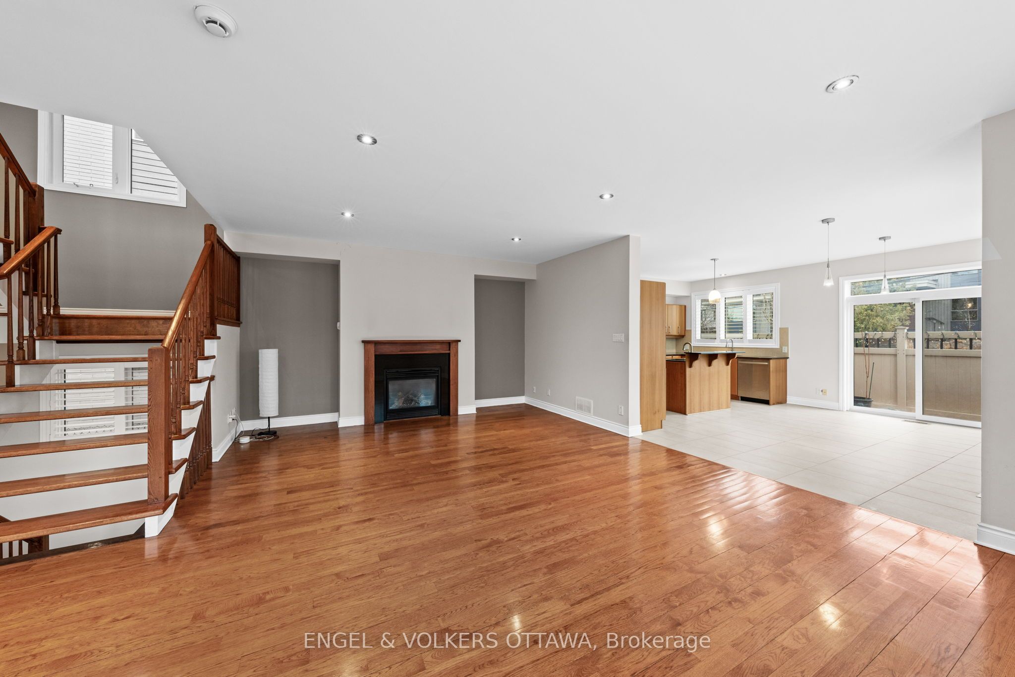 249 Atlantis Avenue Property Photo 3