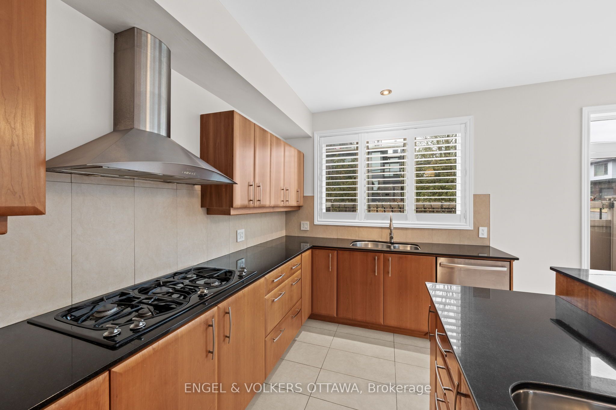 249 Atlantis Avenue Property Photo 8