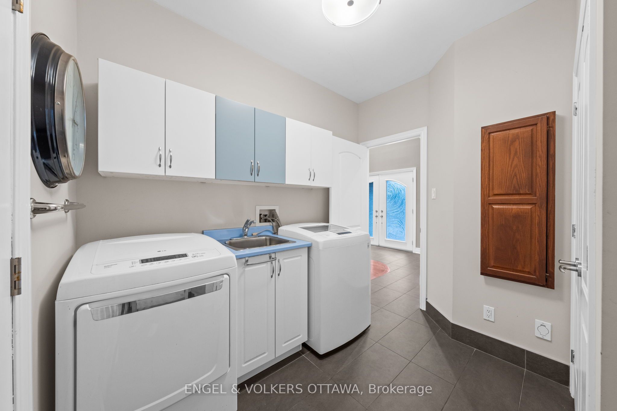 249 Atlantis Avenue Property Photo 9