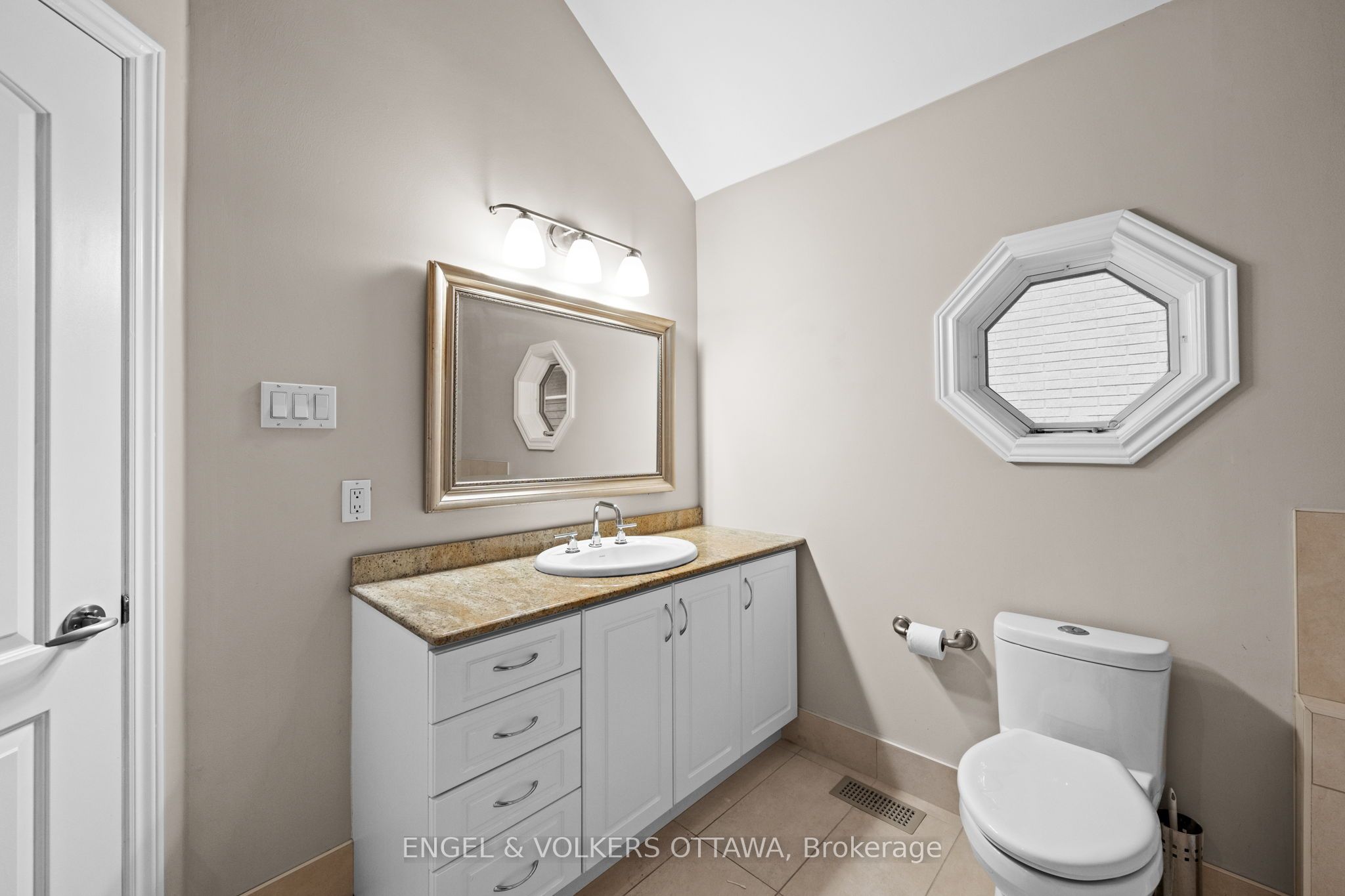 249 Atlantis Avenue Property Photo 16