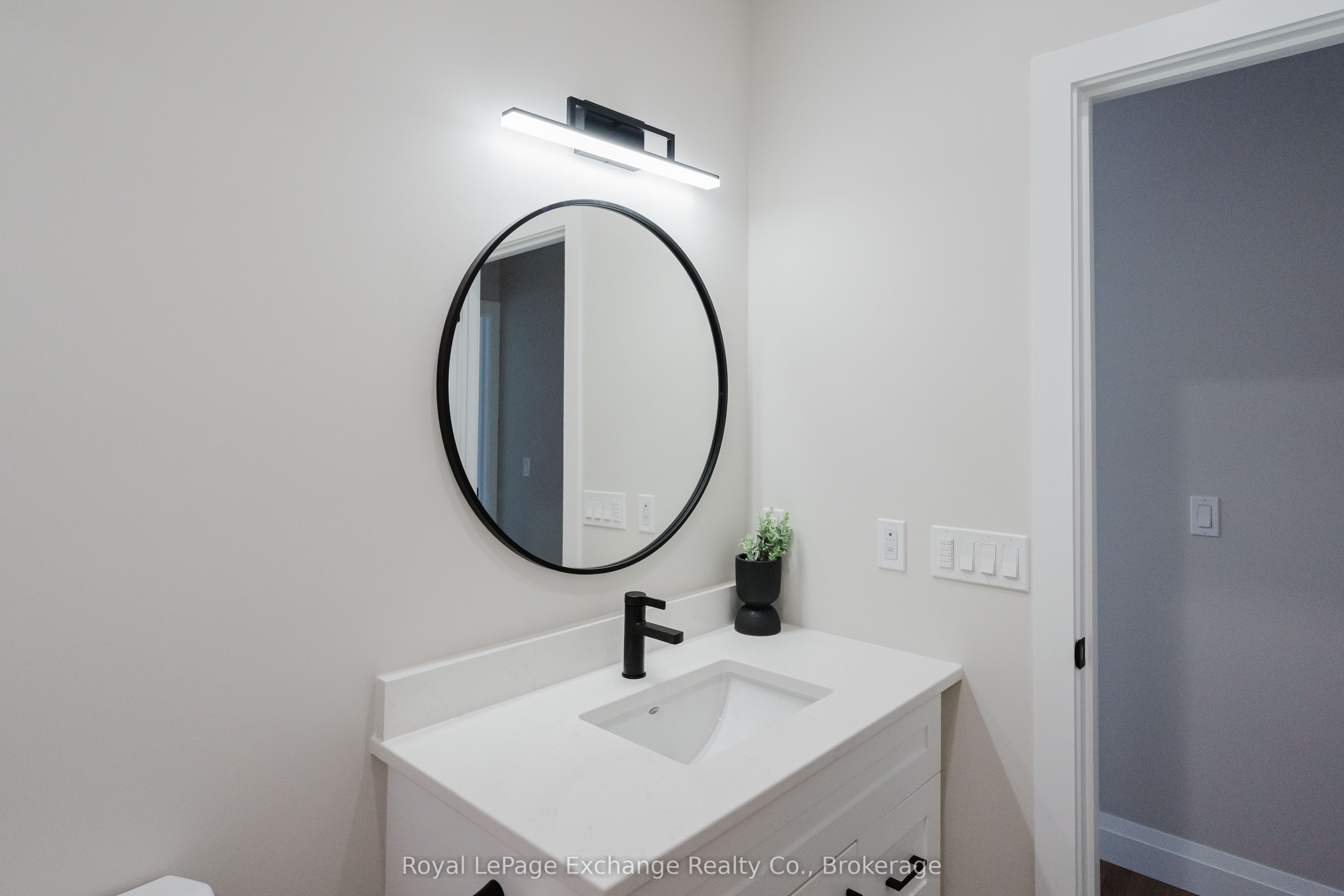 1071 Waterloo Street N Unit 42 Property Photo 16
