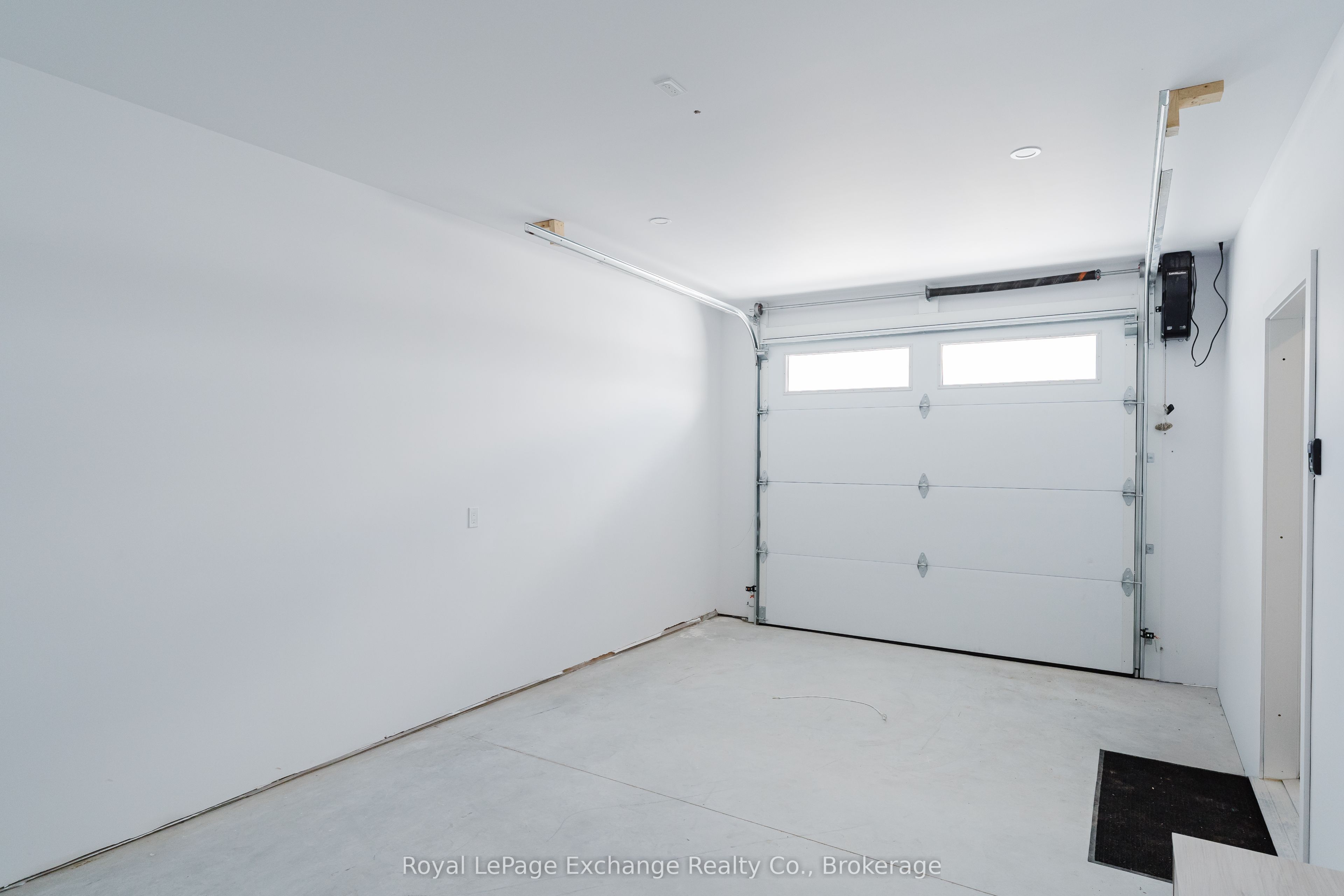 1071 Waterloo Street N Unit 42 Property Photo 26