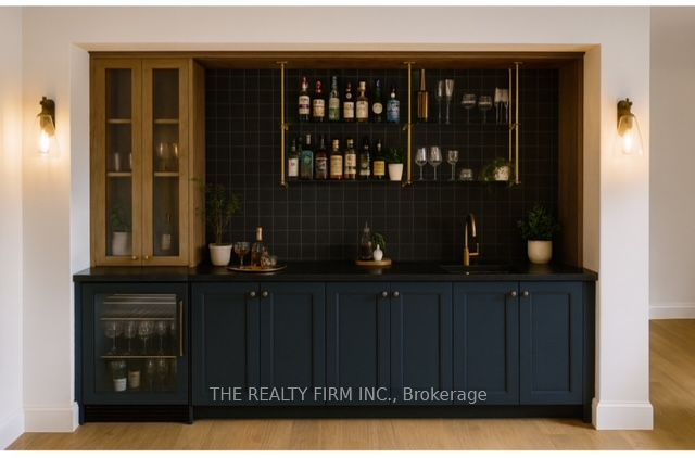 54 Royal Crescent Property Photo 22