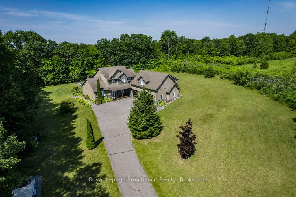 402 Fiddick Road Property Photo 2