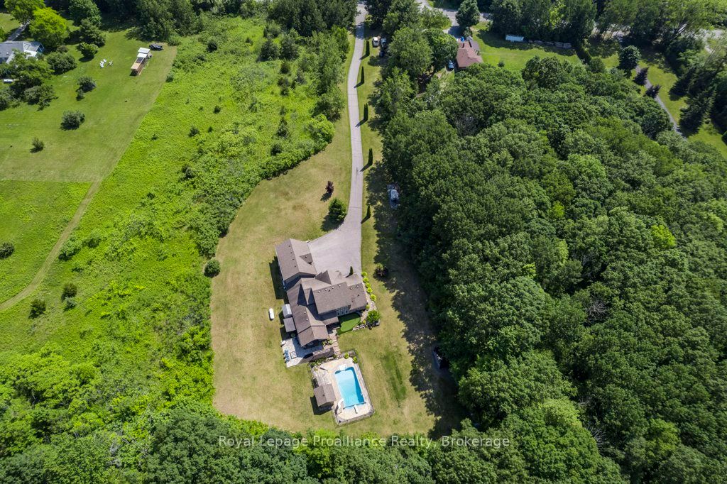 402 Fiddick Road Property Photo 3