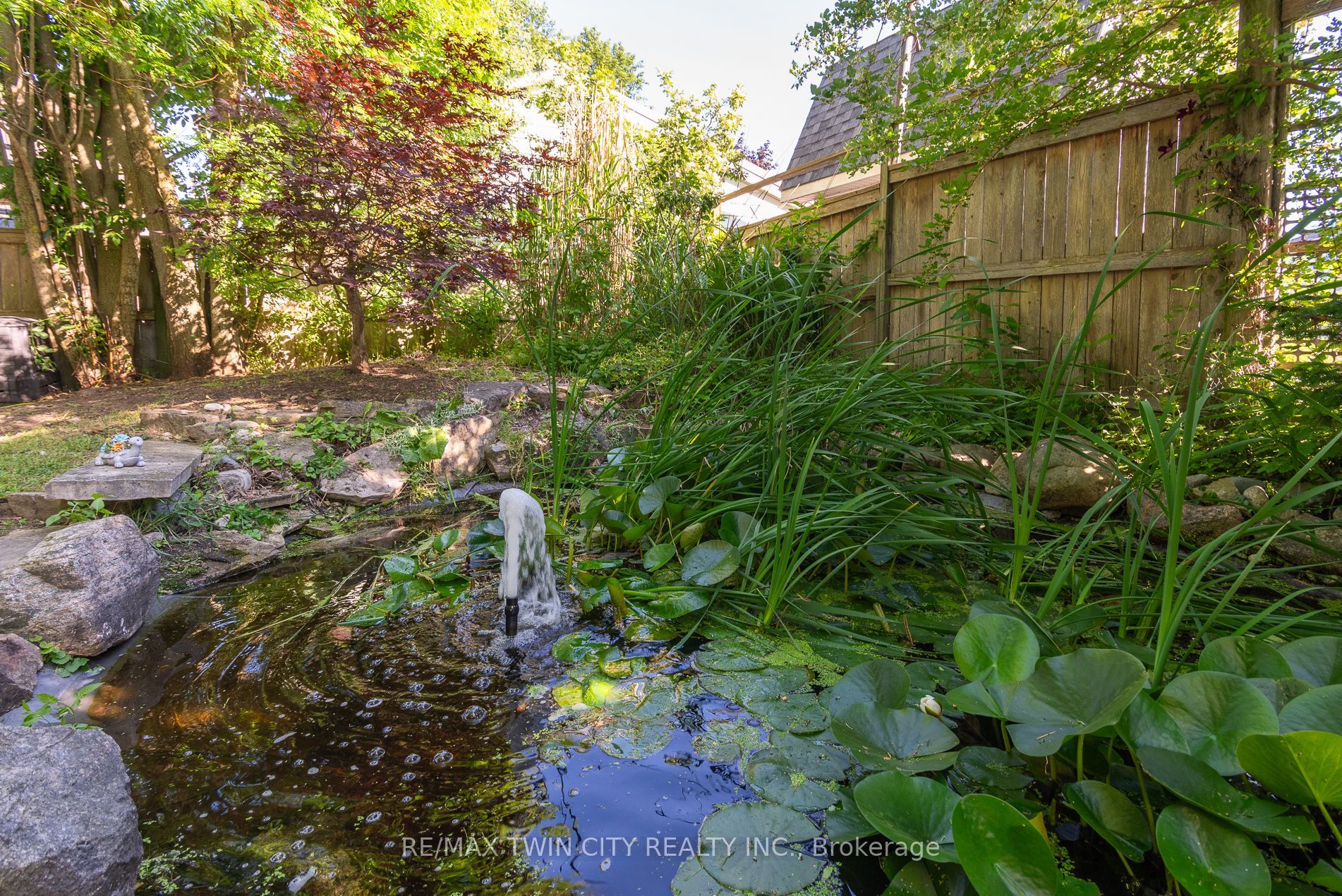 162 Parkside Drive E Property Photo 15