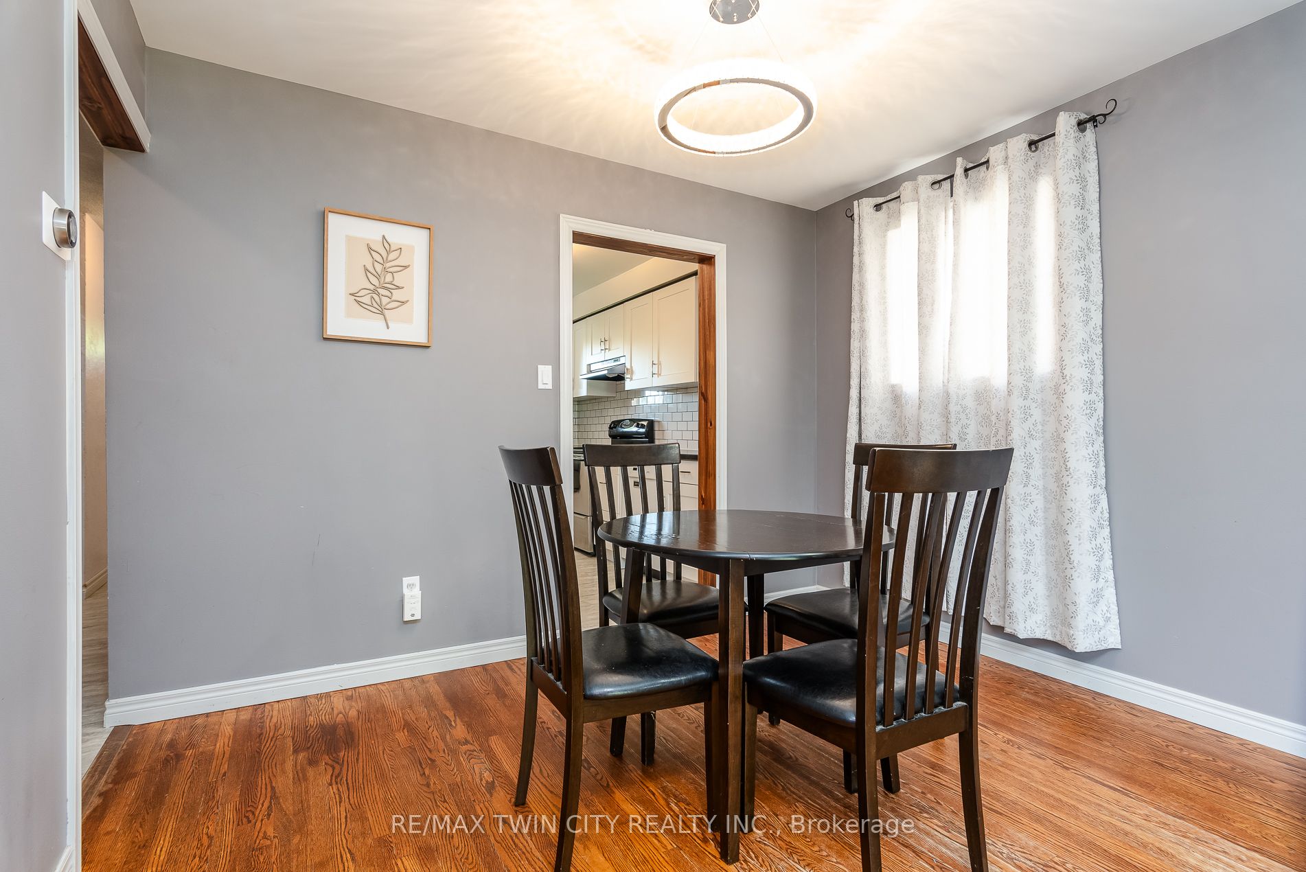 162 Parkside Drive E Property Photo 29
