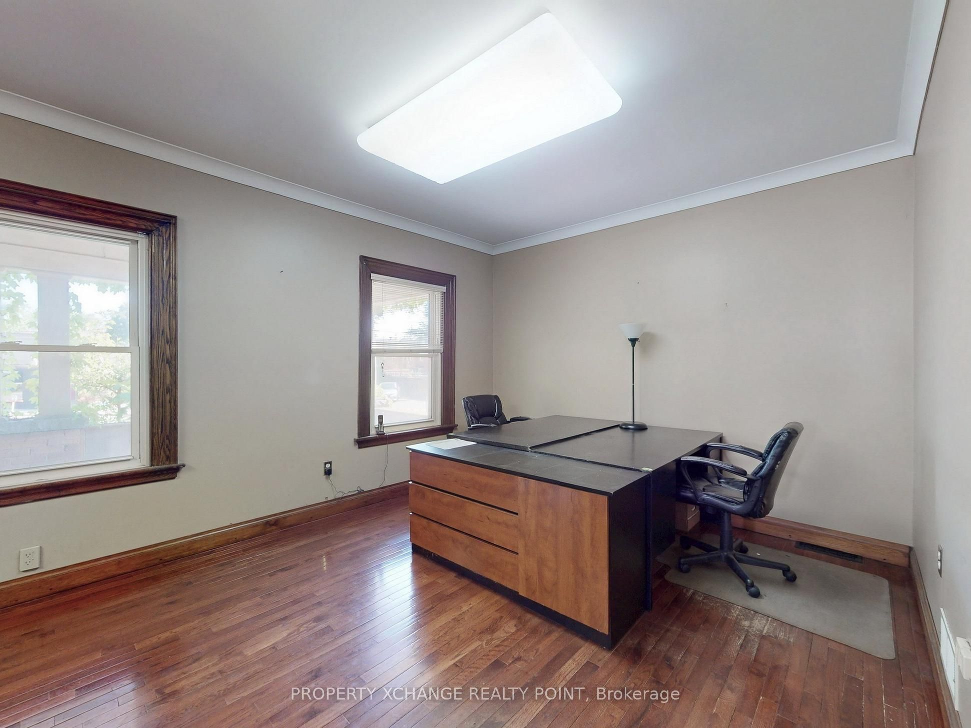 1408 King Street E Property Photo 7