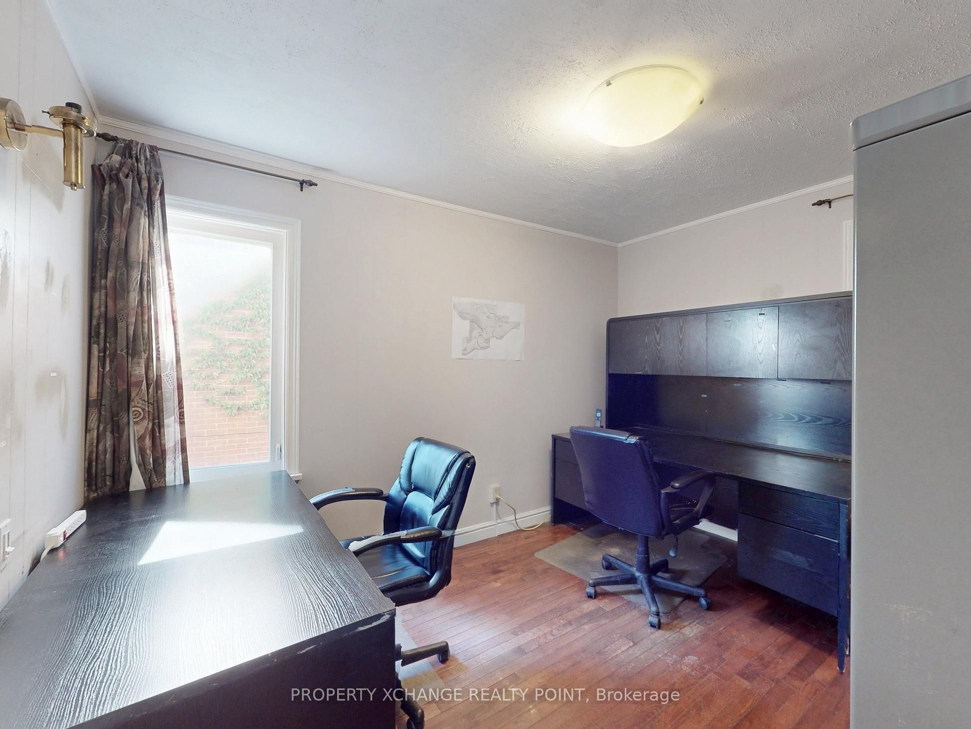 1408 King Street E Property Photo 13