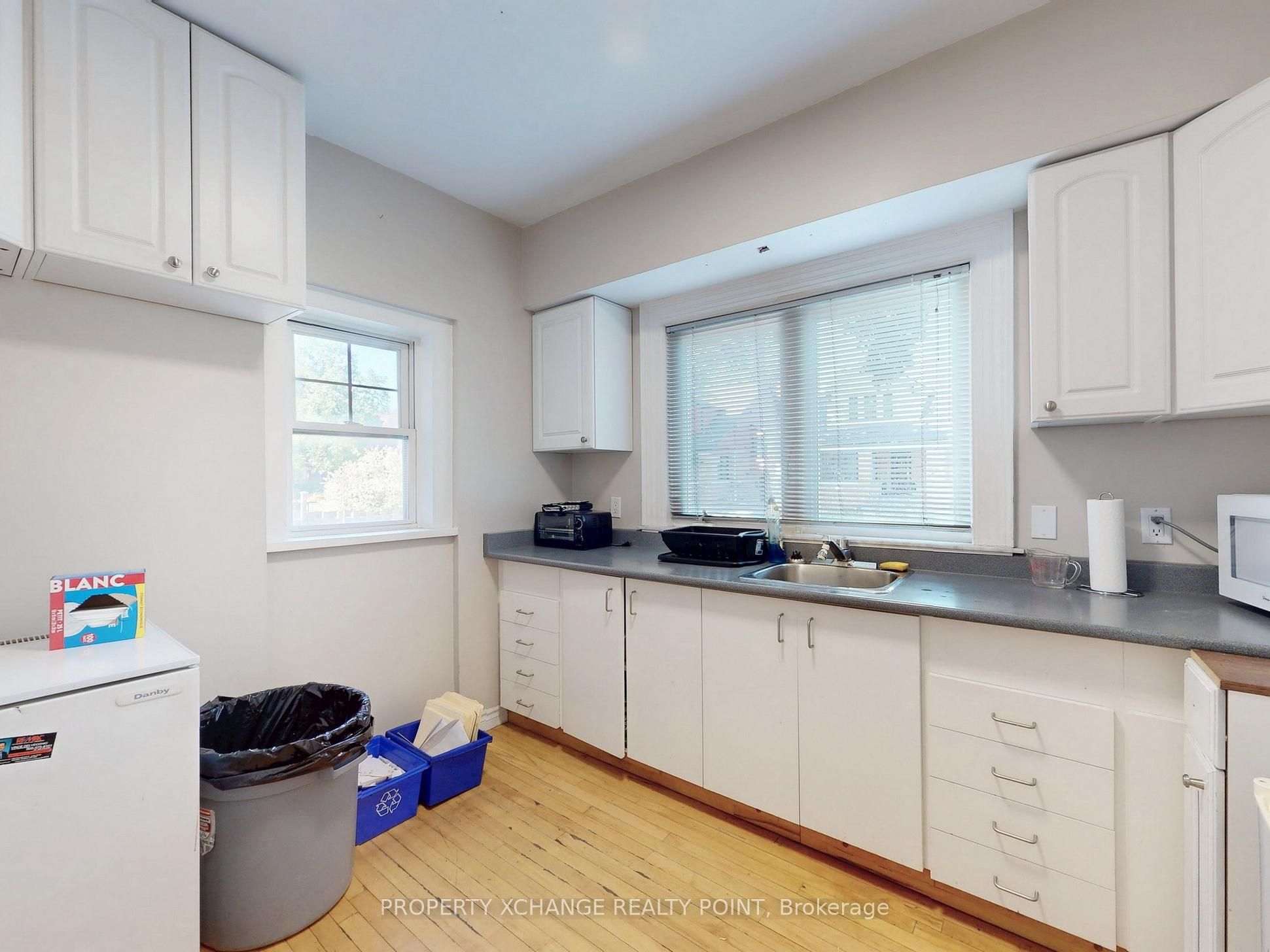 1408 King Street E Property Photo 14